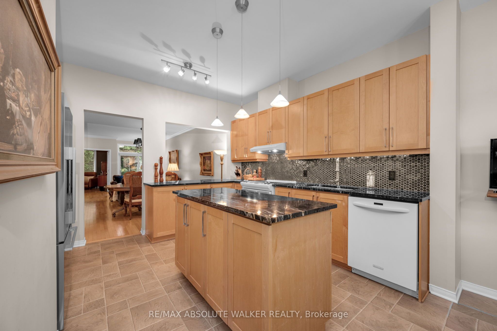 1547 Henri Lauzon Street, Orleans - Convent Glen and Area, ON K1C 7R9 photo 5