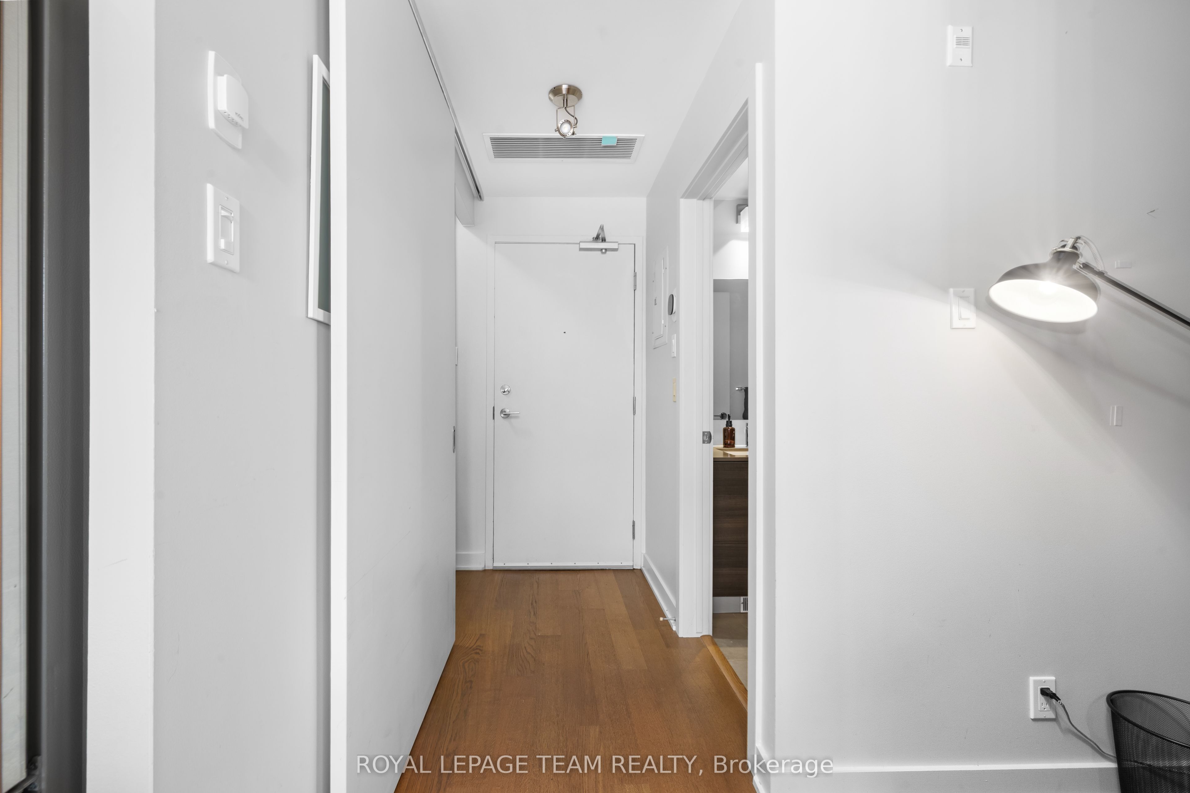 349 Mcleod Street 818, Ottawa Centre, ON K2P 0S1 photo 4