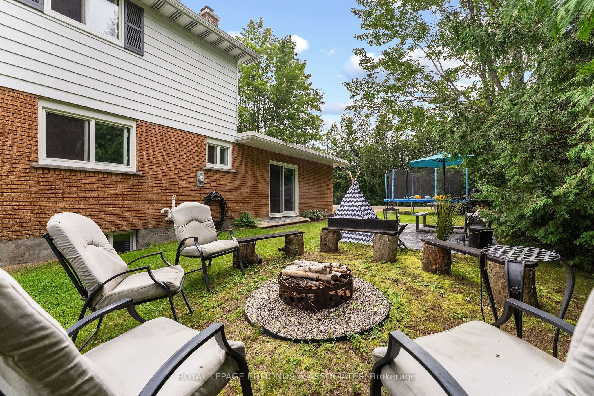 6 Brian Street, Laurentian Valley, ON K8A 6W4 photo 2