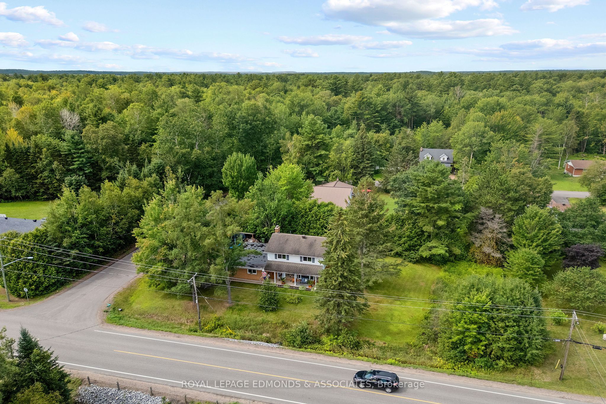 6 Brian Street, Laurentian Valley, ON K8A 6W4 photo 3
