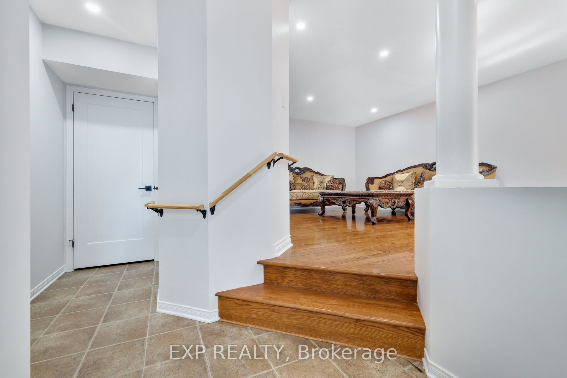 114 Ashmore Drive, Barrhaven, ON K2G 7B3 photo 4