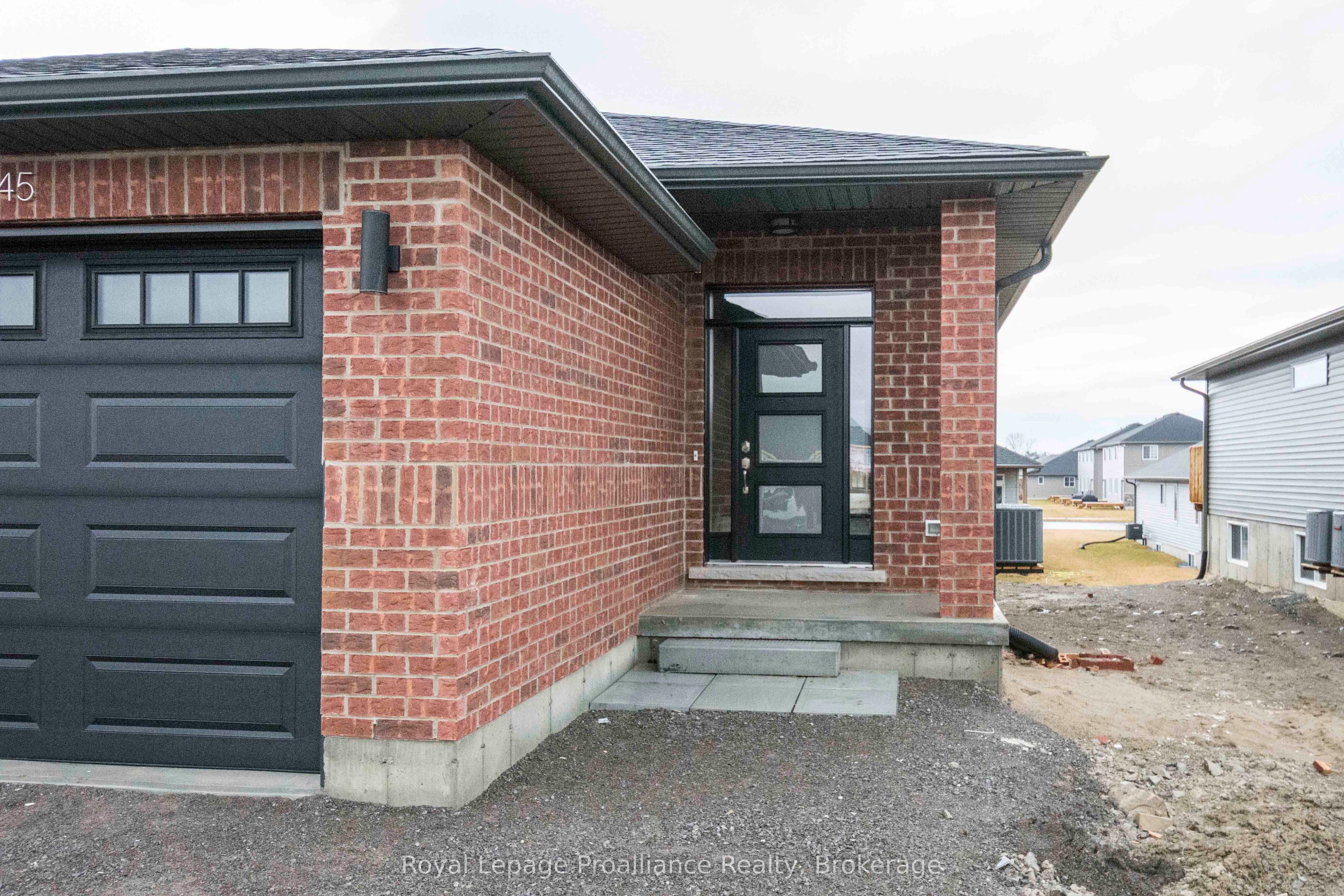 45 Dewal Place, Belleville, ON K8P 0H3 photo 2