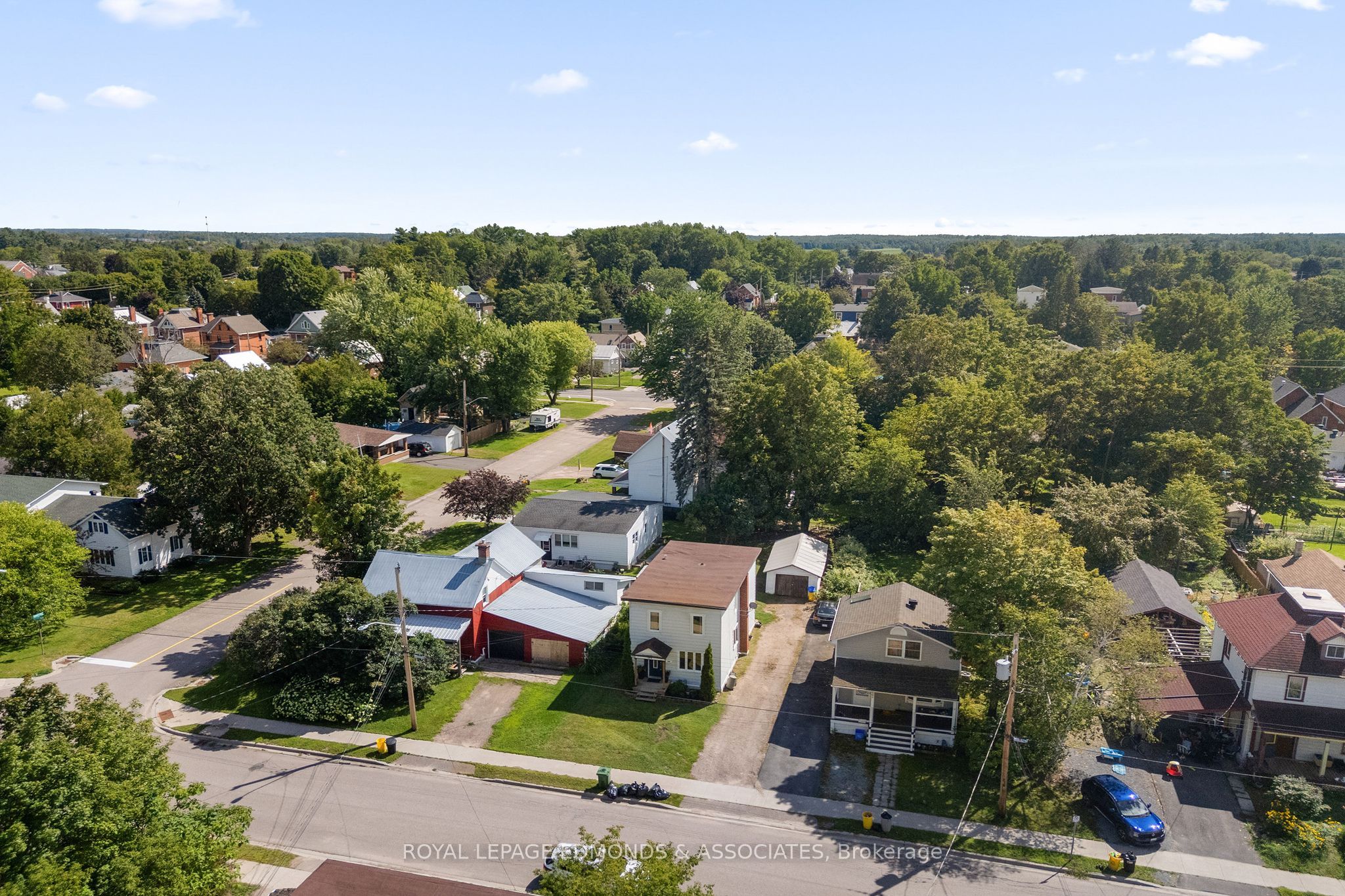 594 Isabella Street, Pembroke, ON K8A 5V3 photo 4
