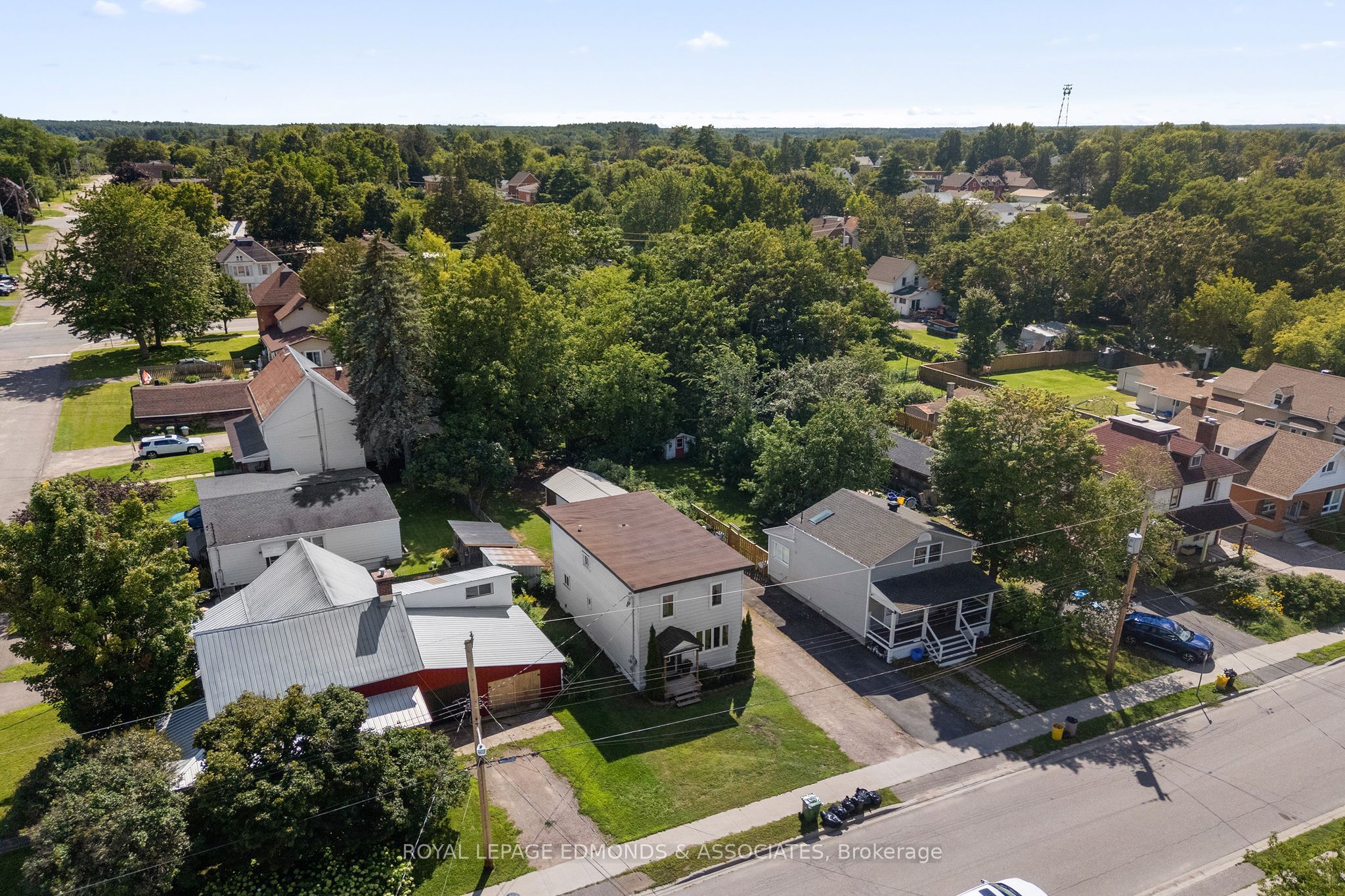 594 Isabella Street, Pembroke, ON K8A 5V3 photo 5