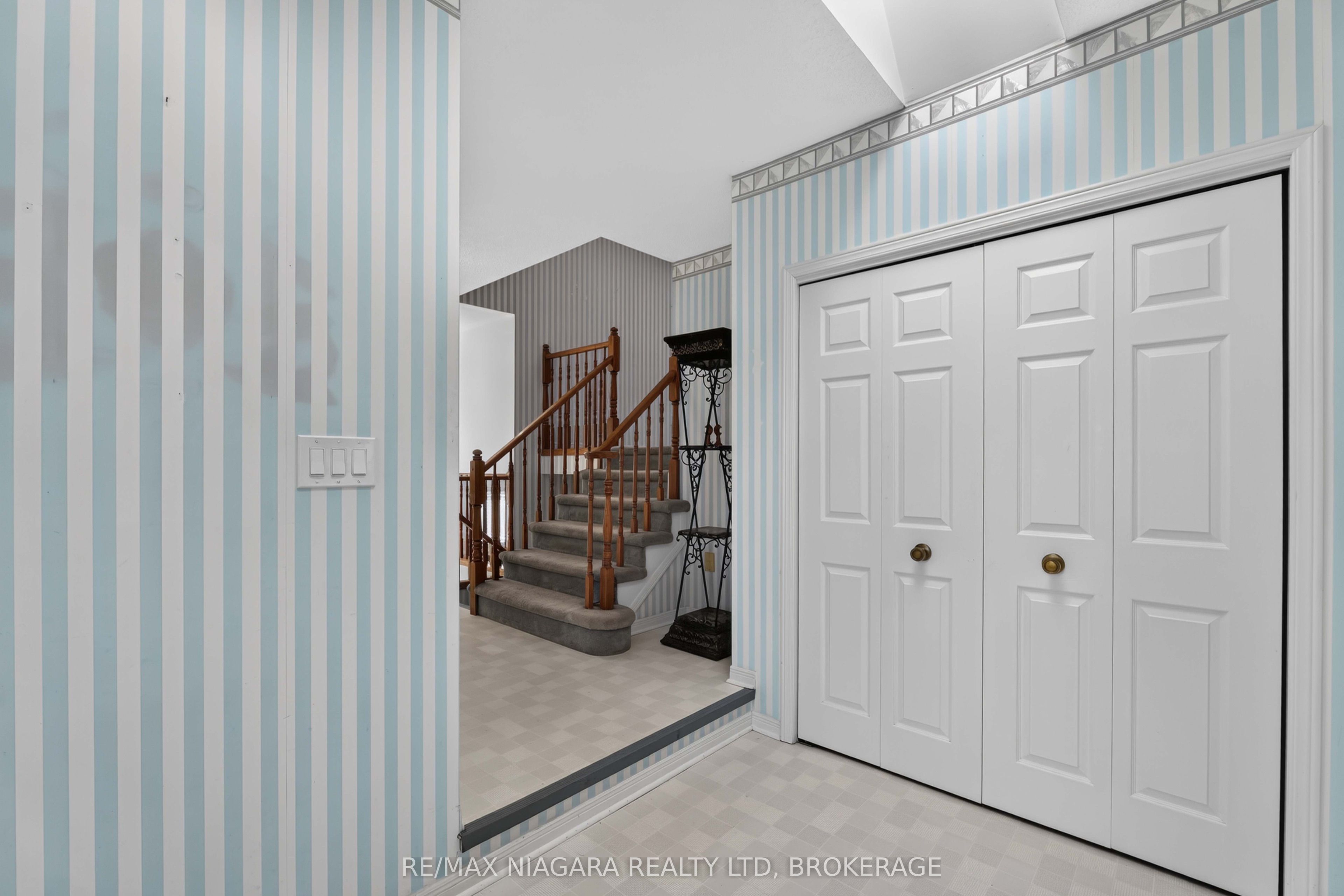 7725 SWAN Street, Niagara Falls, ON L2H 2P7 photo 3