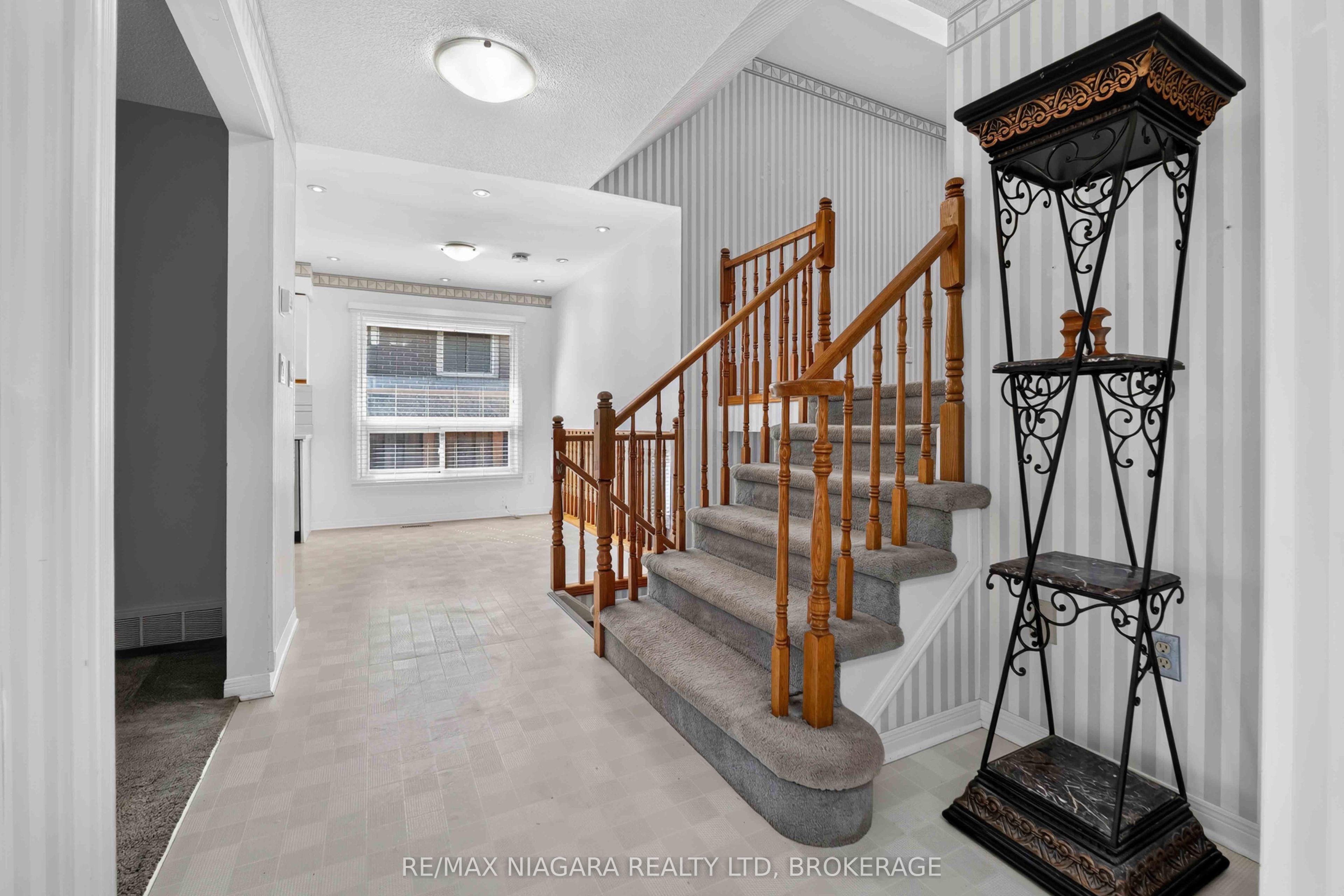 7725 SWAN Street, Niagara Falls, ON L2H 2P7 photo 4