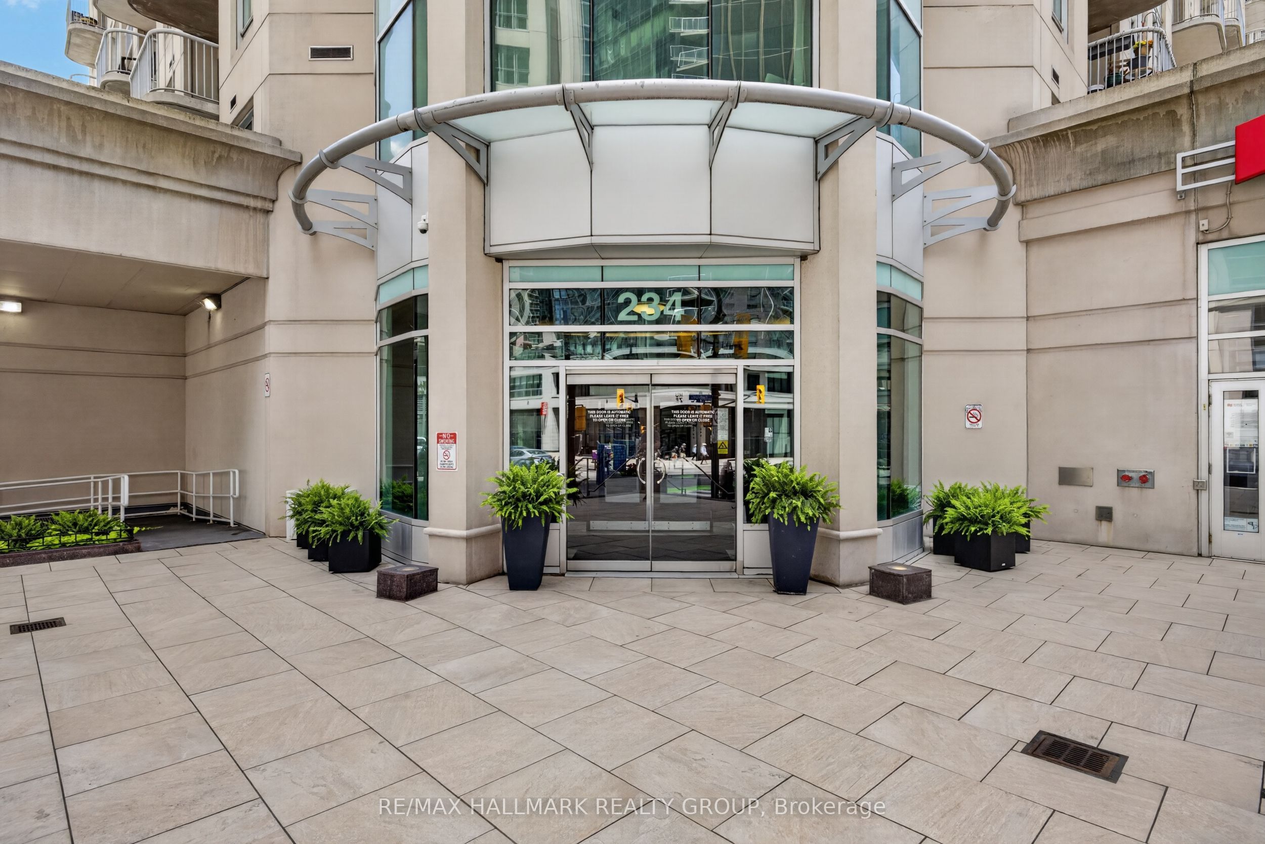 234 Rideau Street 1509, Lower Town - Sandy Hill, ON K1N 0A9 photo 2