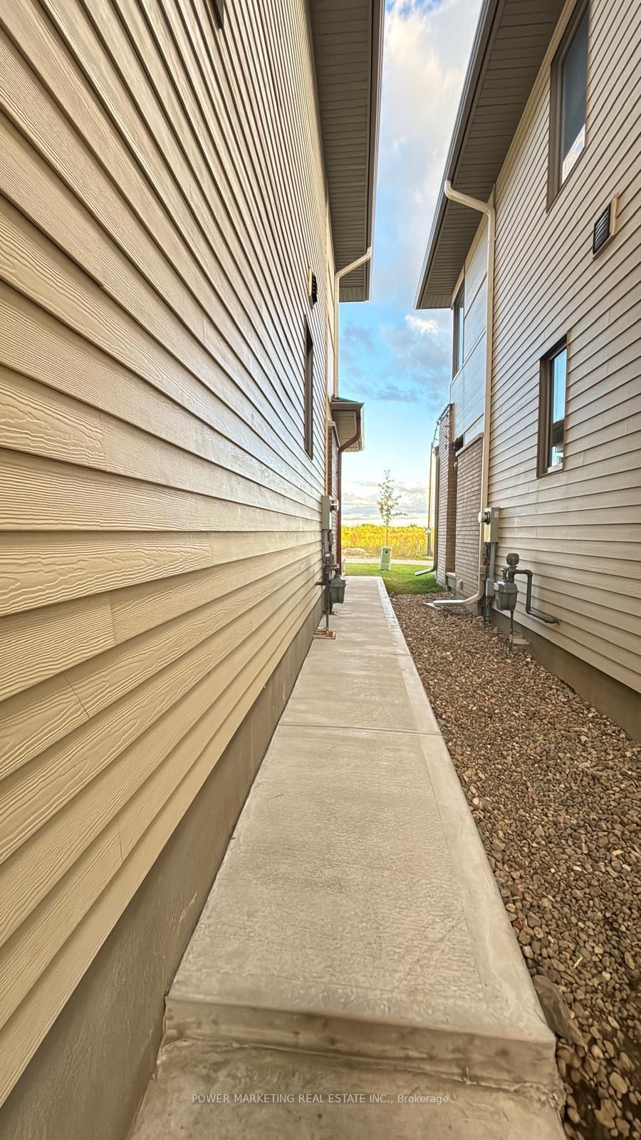 159 Rockmelon Street B, Blossom Park - Airport and Area, ON K1X 0K6 photo 4