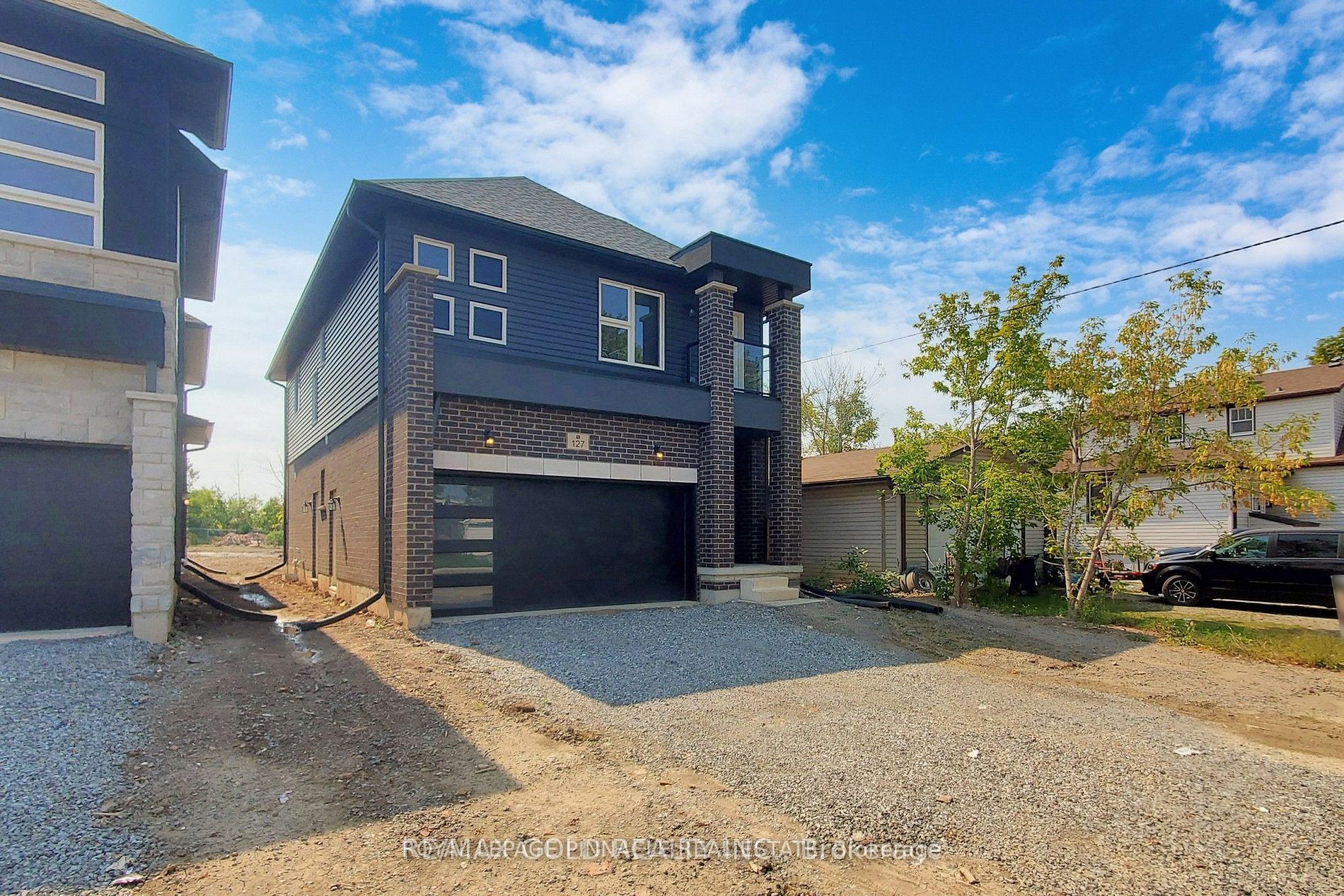 127 Laugher Avenue, Welland, ON L3B 0N6 photo 2