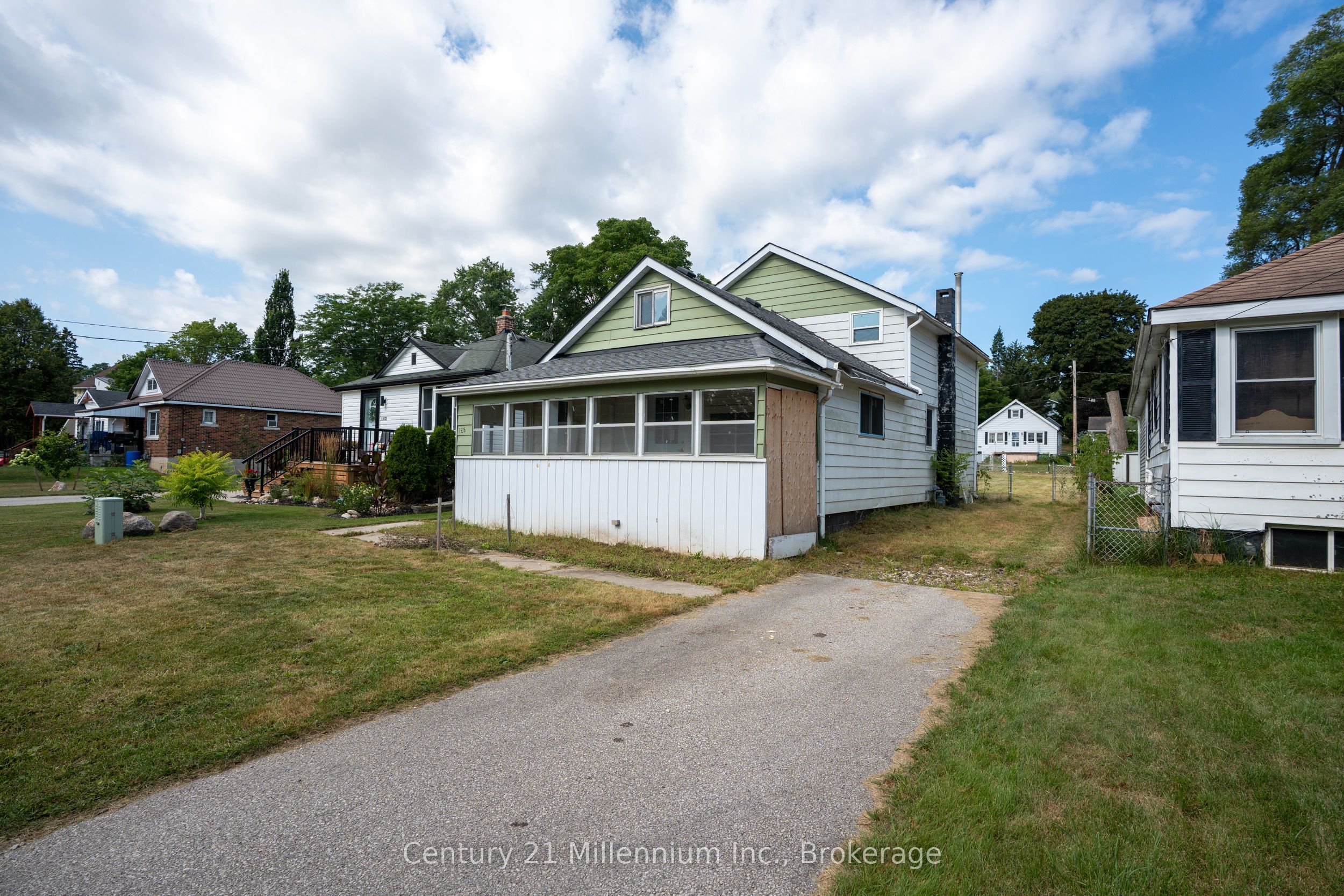 1536 5th Avenue W, Owen Sound, ON N4K 5B5
