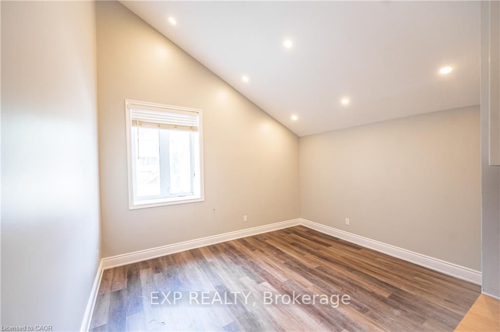 70 Victoria Avenue S 2, Hamilton, ON L8N 2S7 photo 5
