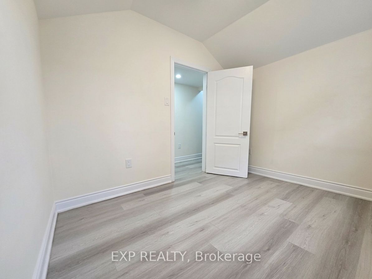 69 Vine Street 2, St. Catharines, ON L2R 3X9 photo 3