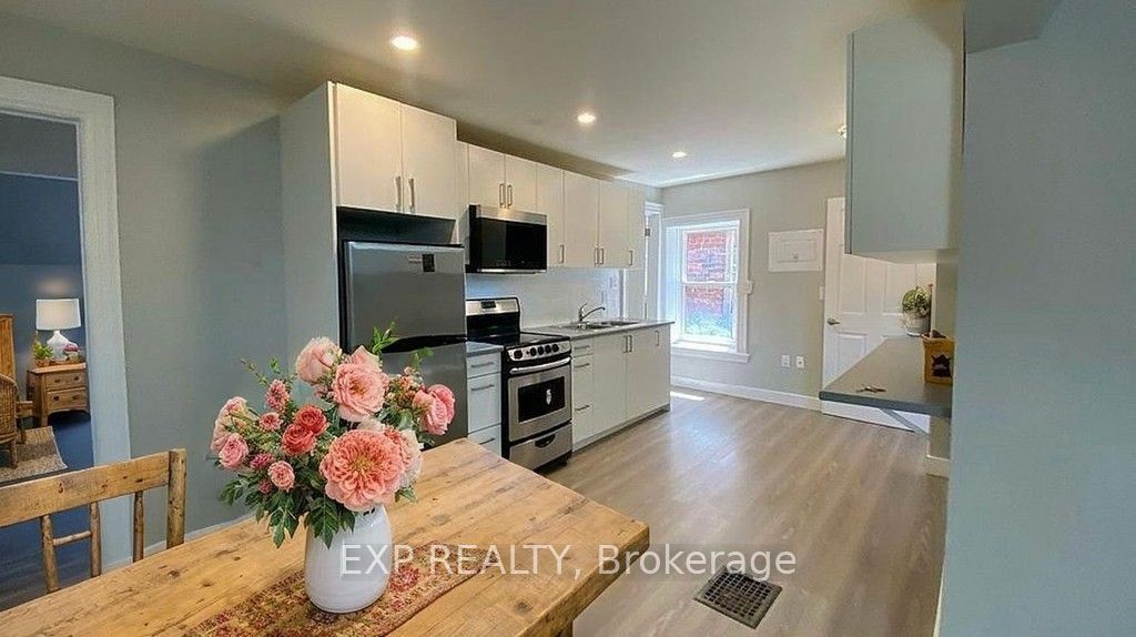 72 S Victoria Avenue S 103, Hamilton, ON L8N 2S7