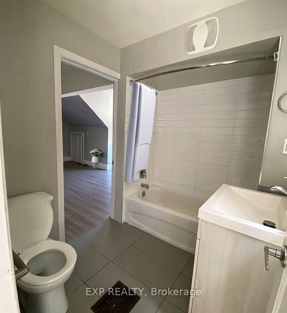 72 S Victoria Avenue S 103, Hamilton, ON L8N 2S7 photo 5