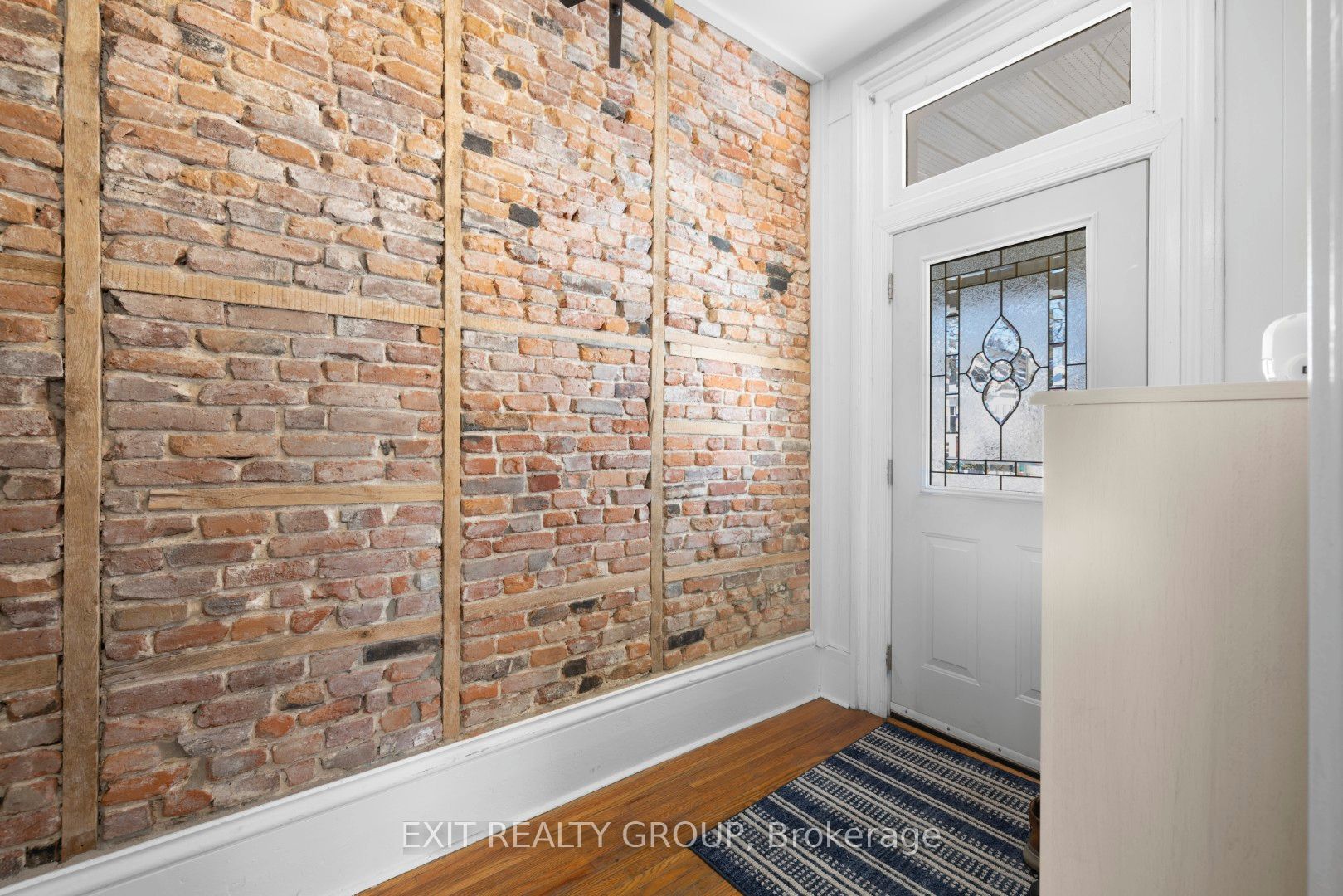 92 Cedar Street, Belleville, ON K8P 3M4