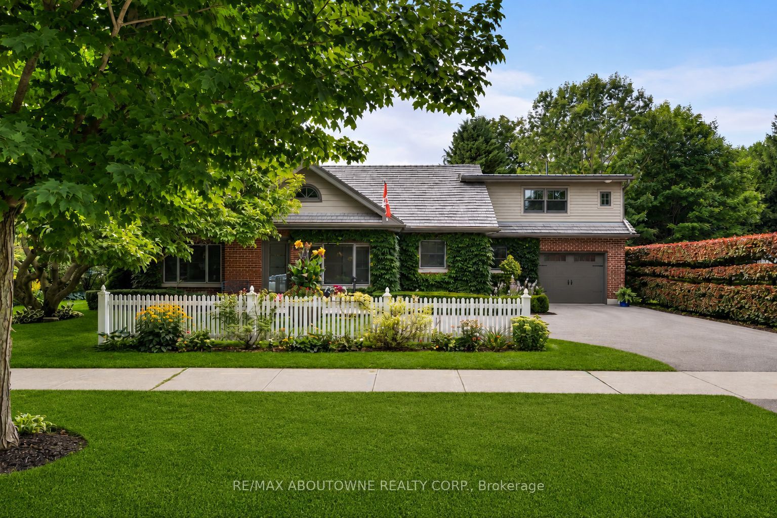 23 Alice Street E, Blue Mountains, ON N0H 2P0