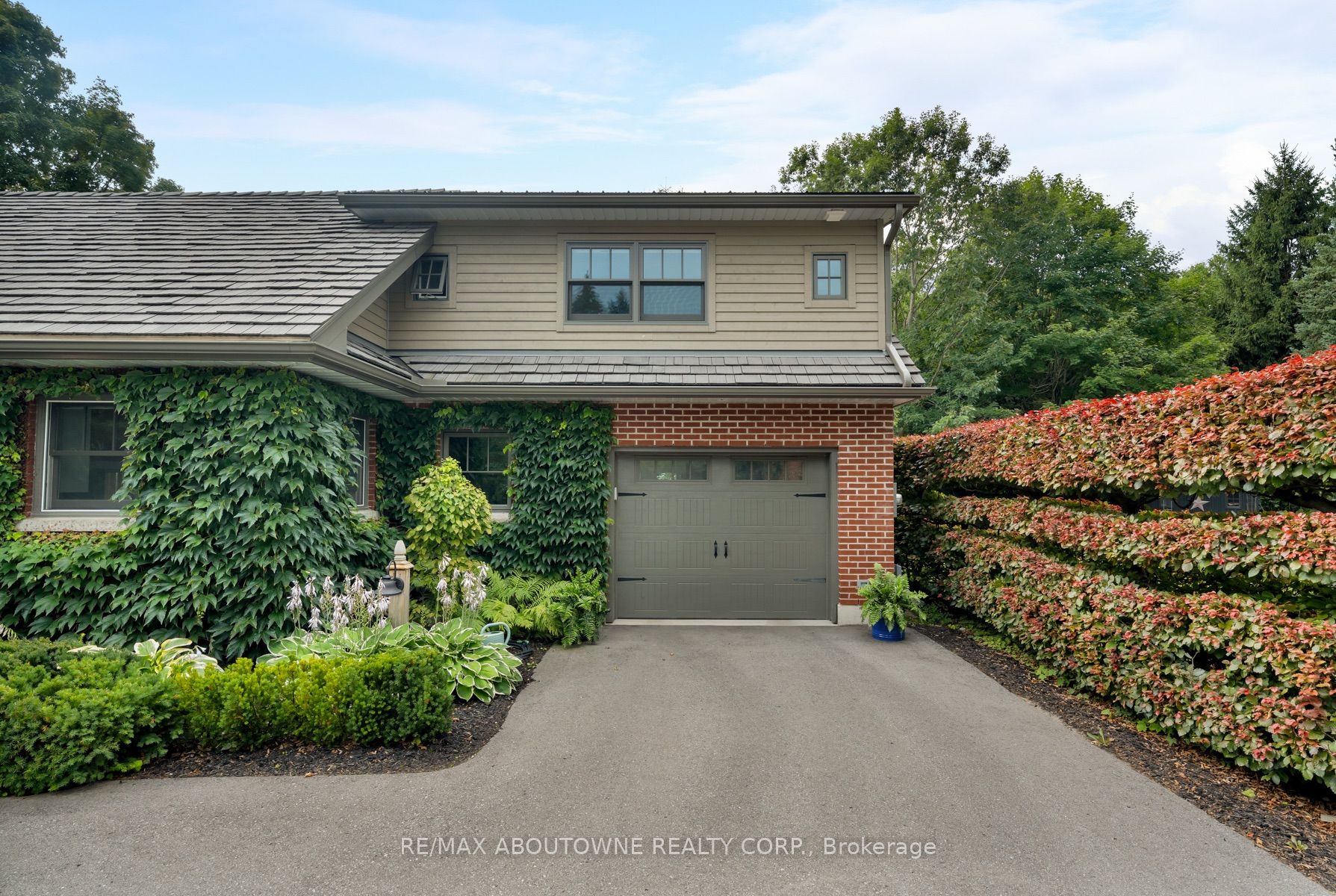23 Alice Street E, Blue Mountains, ON N0H 2P0 photo 2
