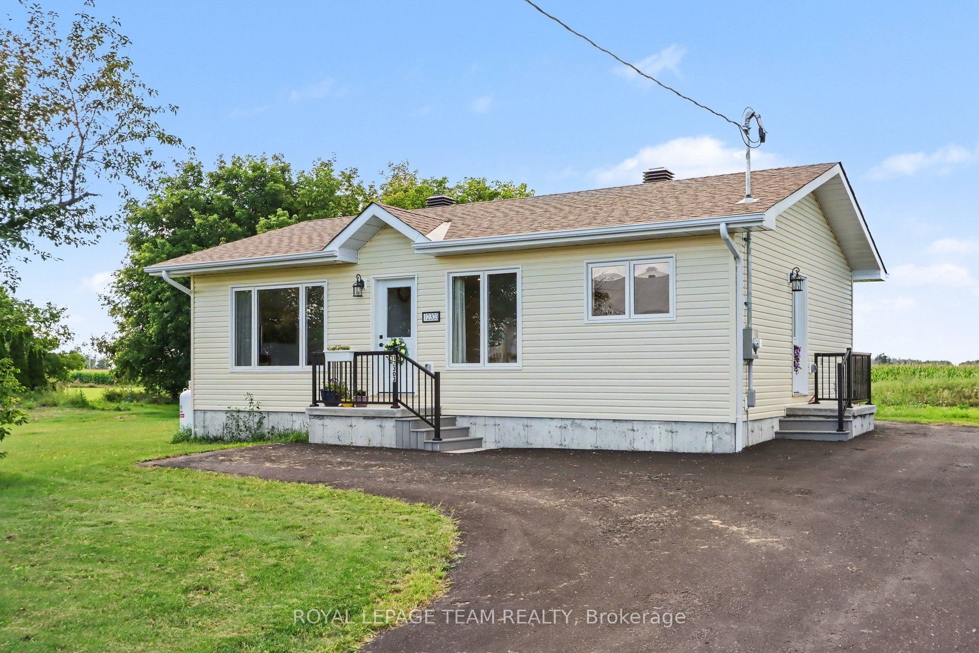 12303 County 5 Road, North Dundas, ON K0C 2L0 photo 2