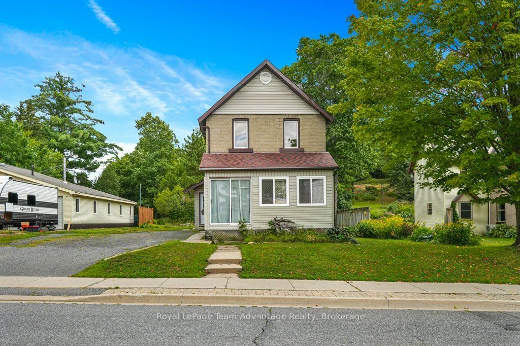111 Gibson St Street, Parry Sound, ON P2A 1X6 photo 2