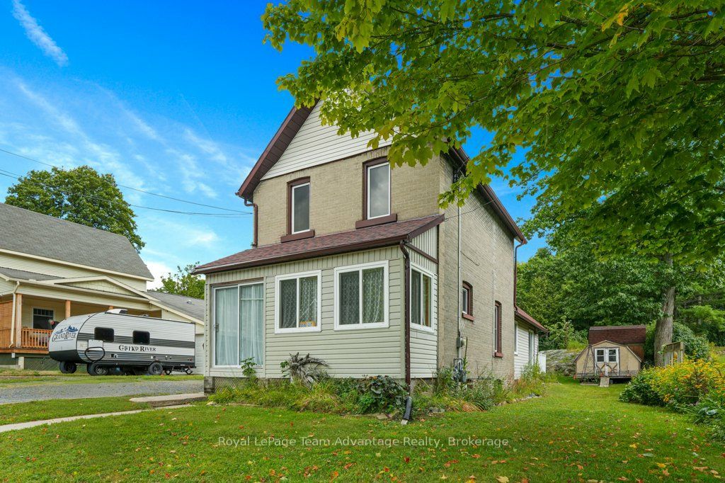 111 Gibson St Street, Parry Sound, ON P2A 1X6 photo 3