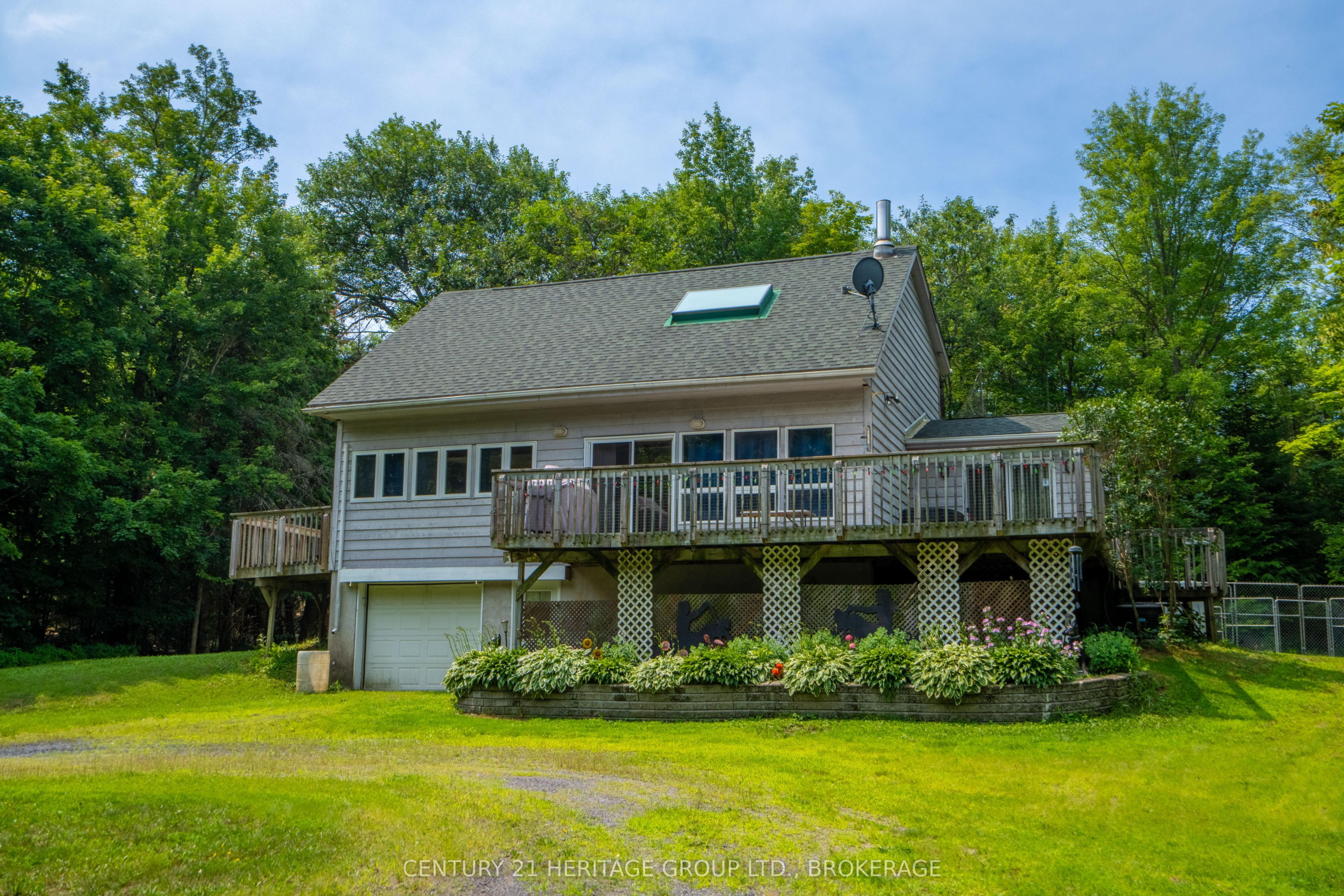 15 Maple View Court, Addington Highlands, ON K0H 1K0 photo 2