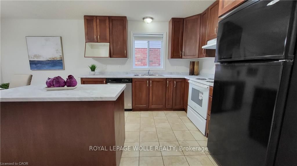 128 Udvari Crescent A, Kitchener, ON N2N 3P6 photo 5