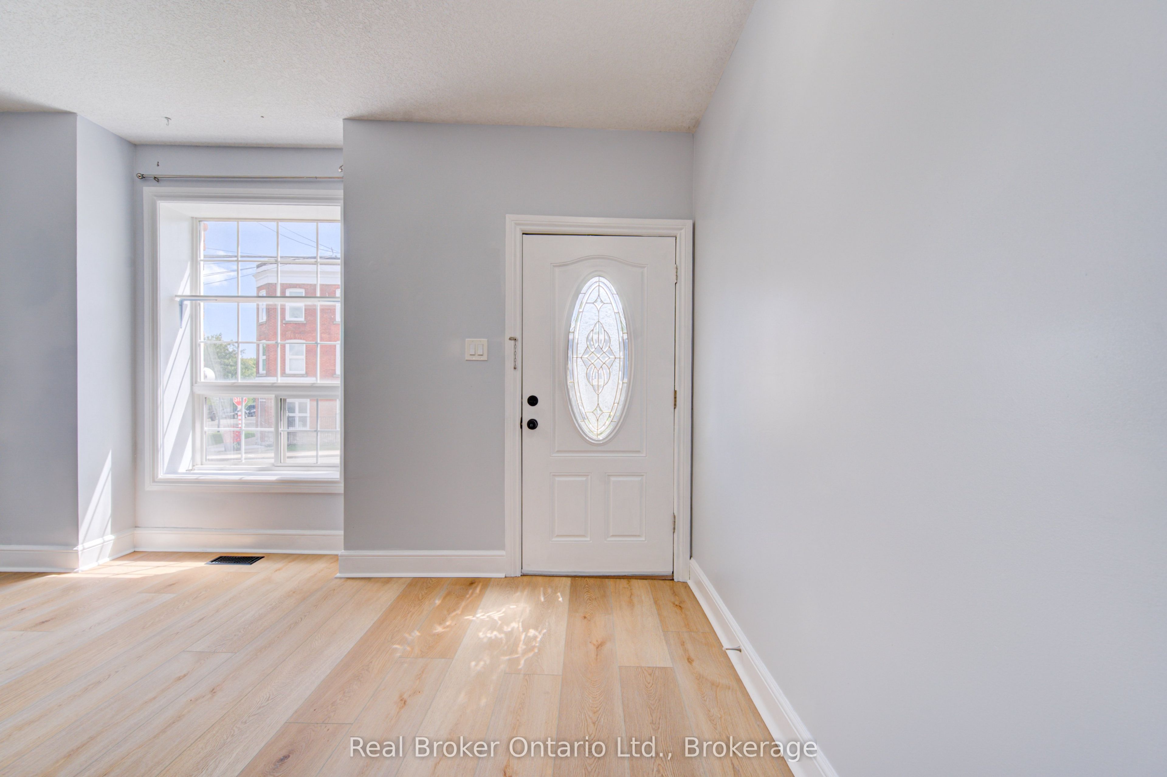 299 Bay Street N, Hamilton, ON L8L 1M2 photo 5
