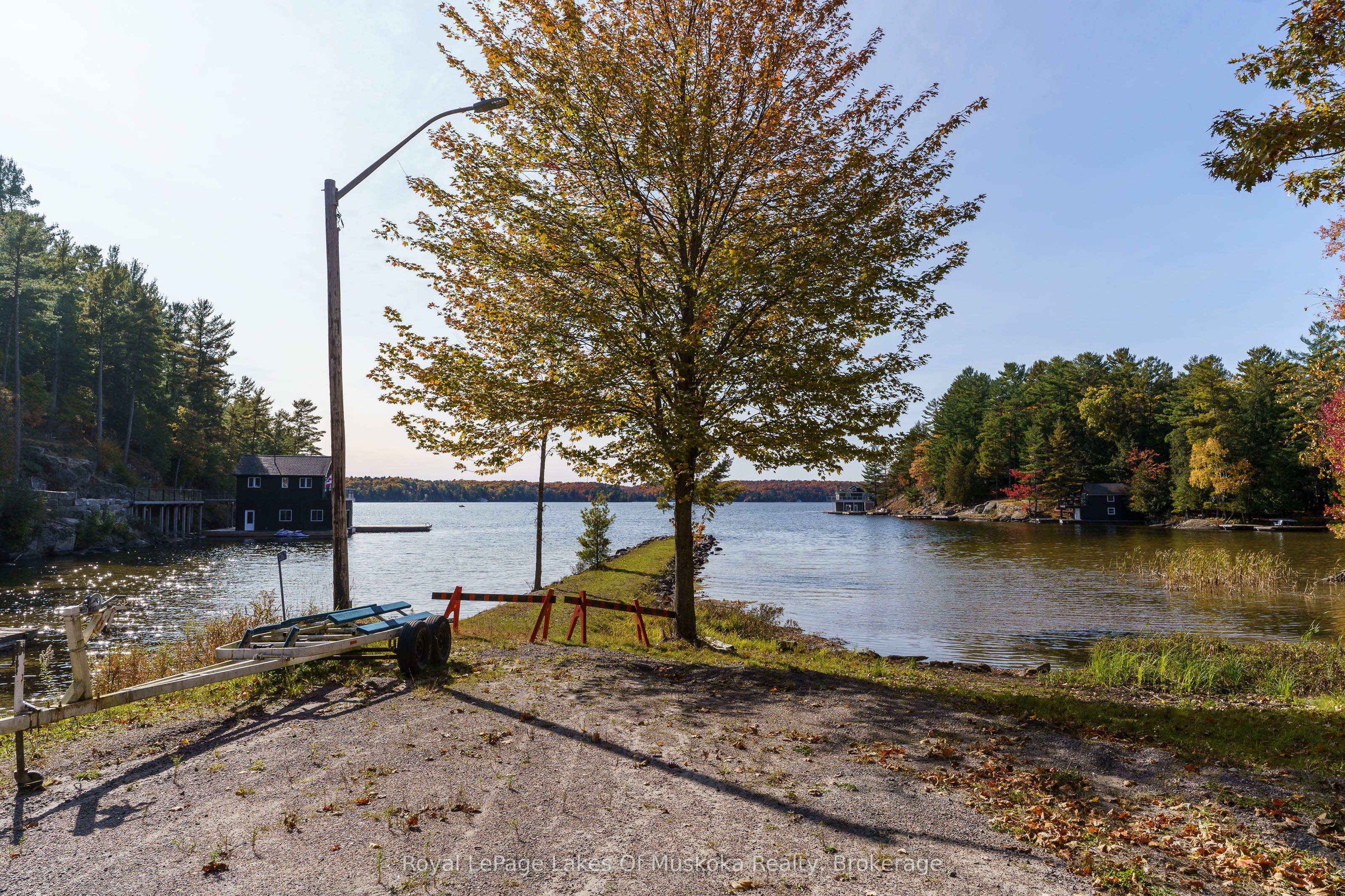 1361 Rosseau Lake 2 Road, Muskoka Lakes, ON P0B 1M0 photo 2