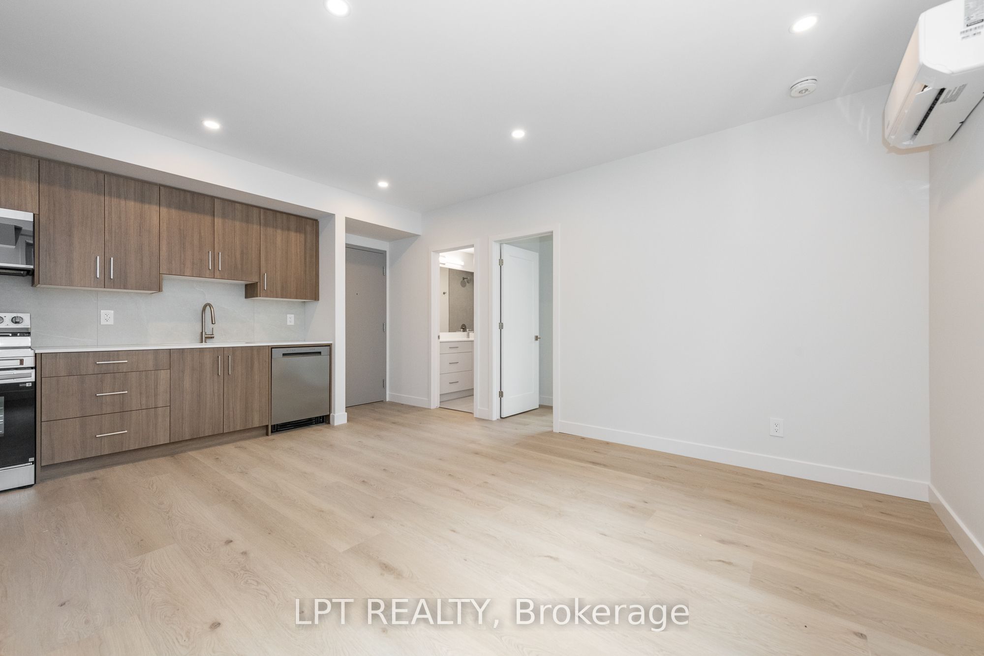 249 Columbus Avenue 1, Overbrook - Castleheights and Area, ON K1K 1P5 photo 2