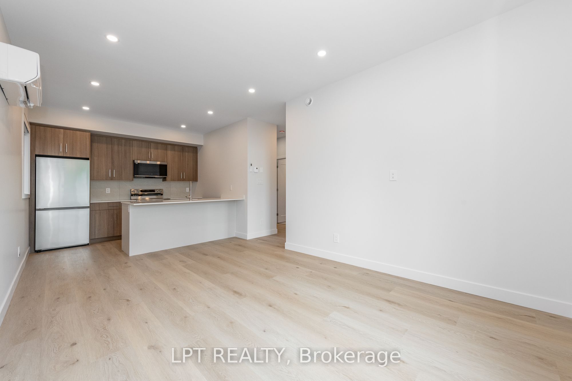 249 Columbus Avenue 4, Overbrook - Castleheights and Area, ON K1K 1P5 photo 3