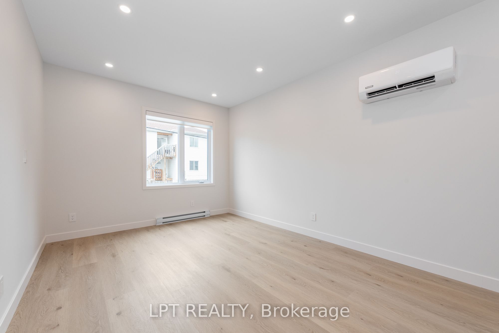 249 Columbus Avenue 4, Overbrook - Castleheights and Area, ON K1K 1P5 photo 4