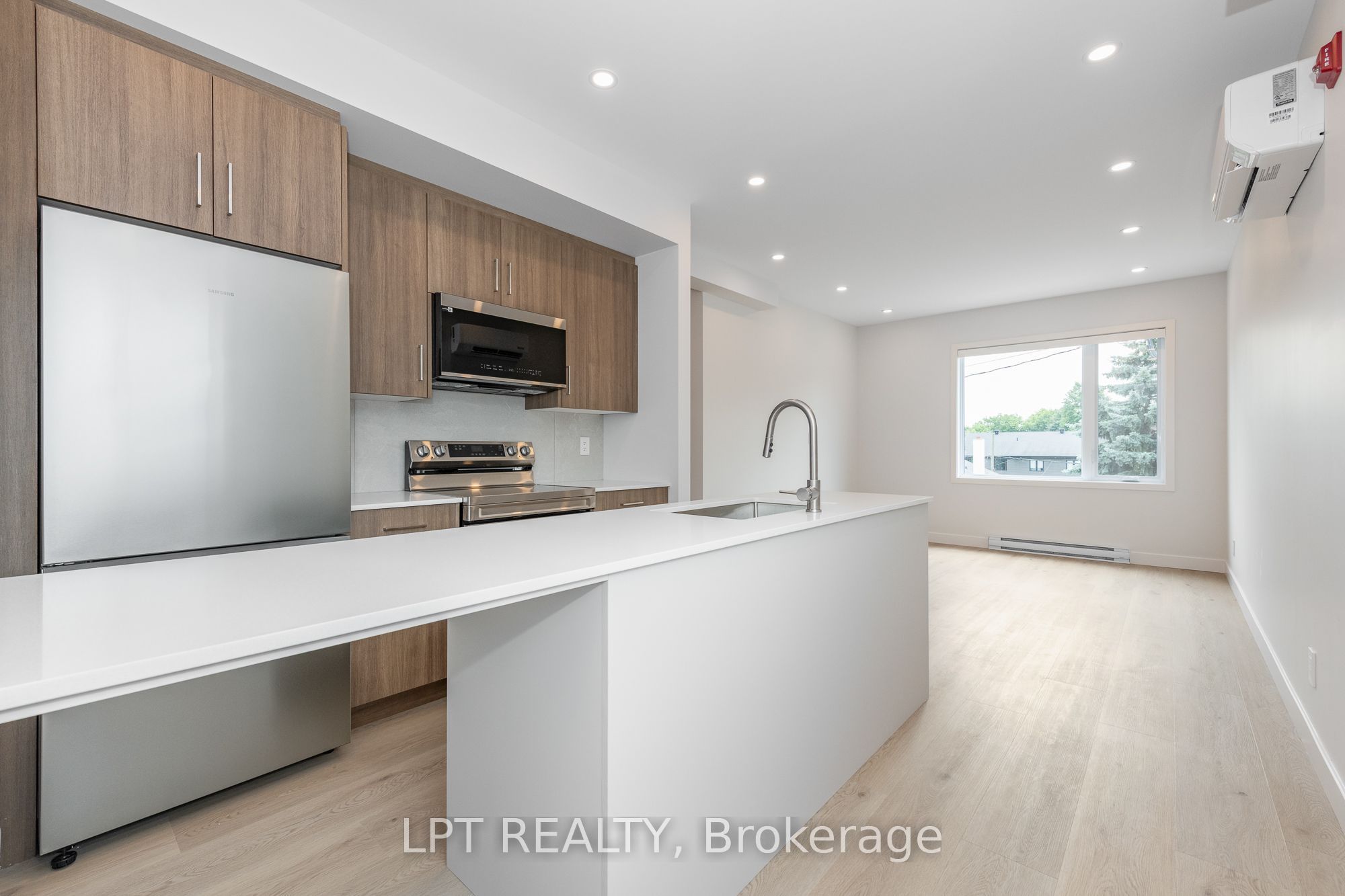 249 Columbus Avenue 5, Overbrook - Castleheights and Area, ON K1K 1P5 photo 2