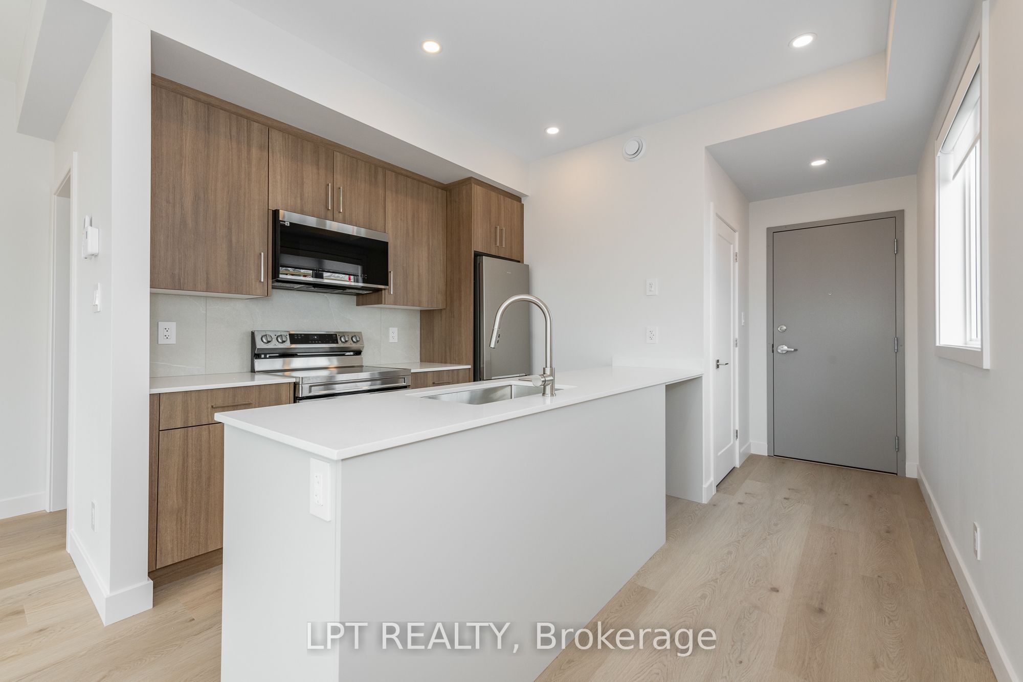 249 Columbus Avenue 7, Overbrook - Castleheights and Area, ON K1K 1P5 photo 3