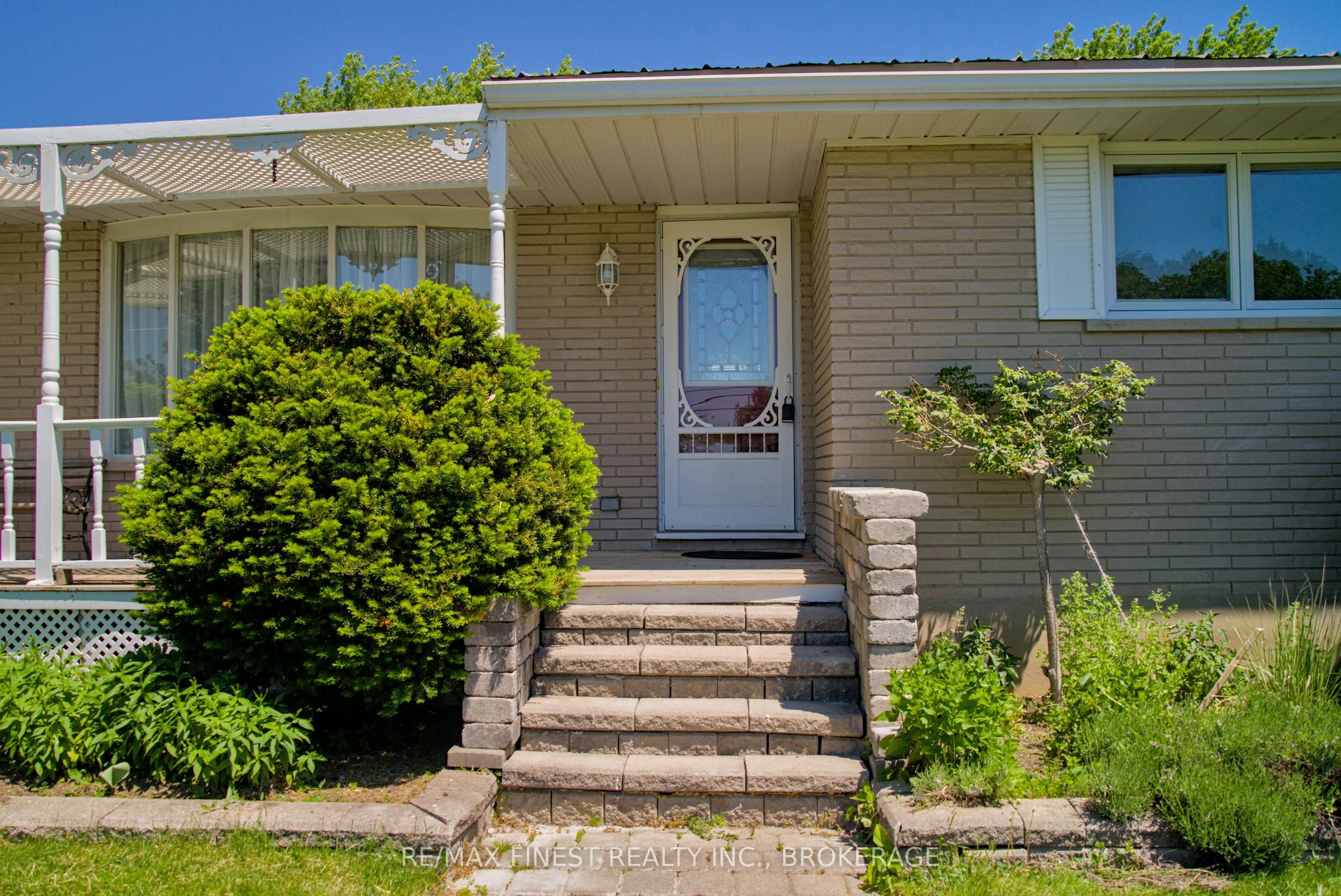 301 County Rd 8, Greater Napanee, ON K7R 3K6 photo 2