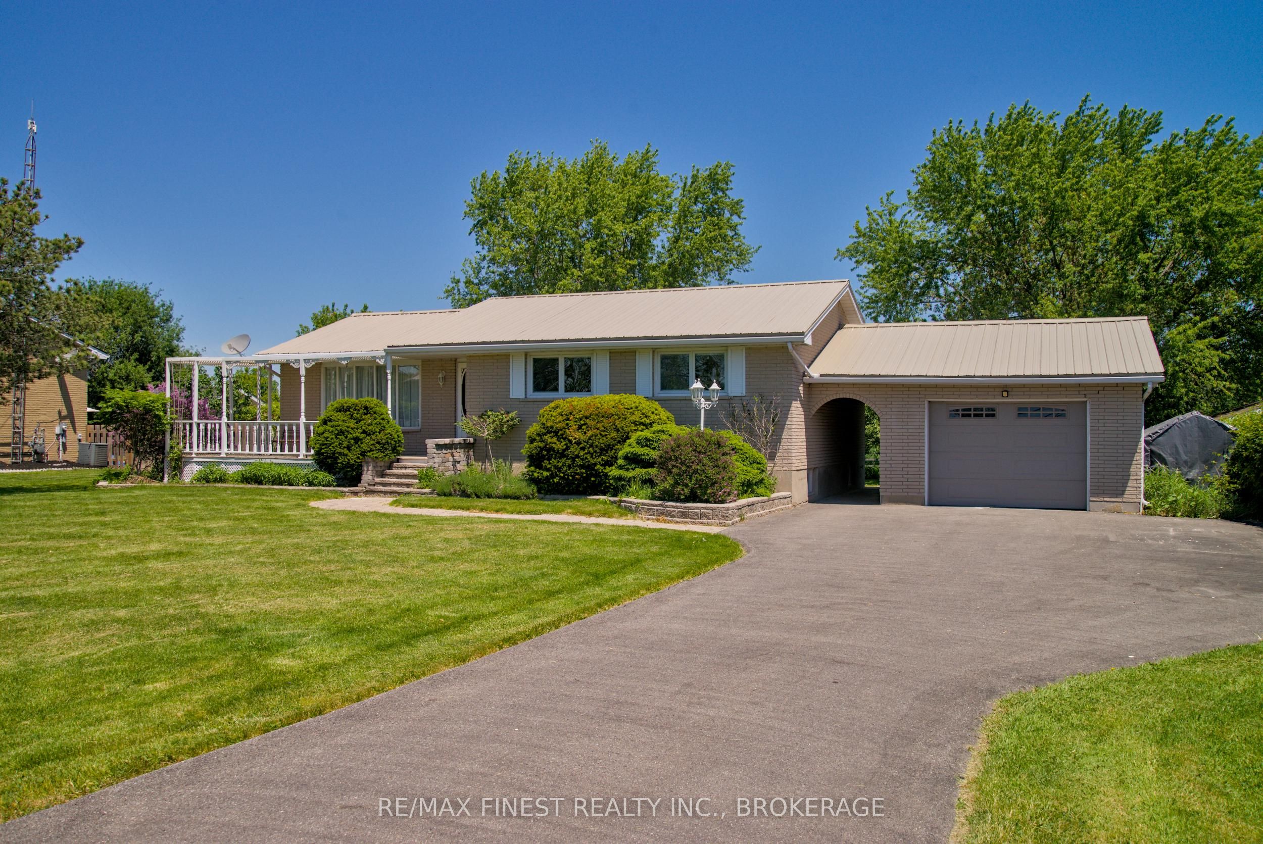 301 County Rd 8, Greater Napanee, ON K7R 3K6 photo 5