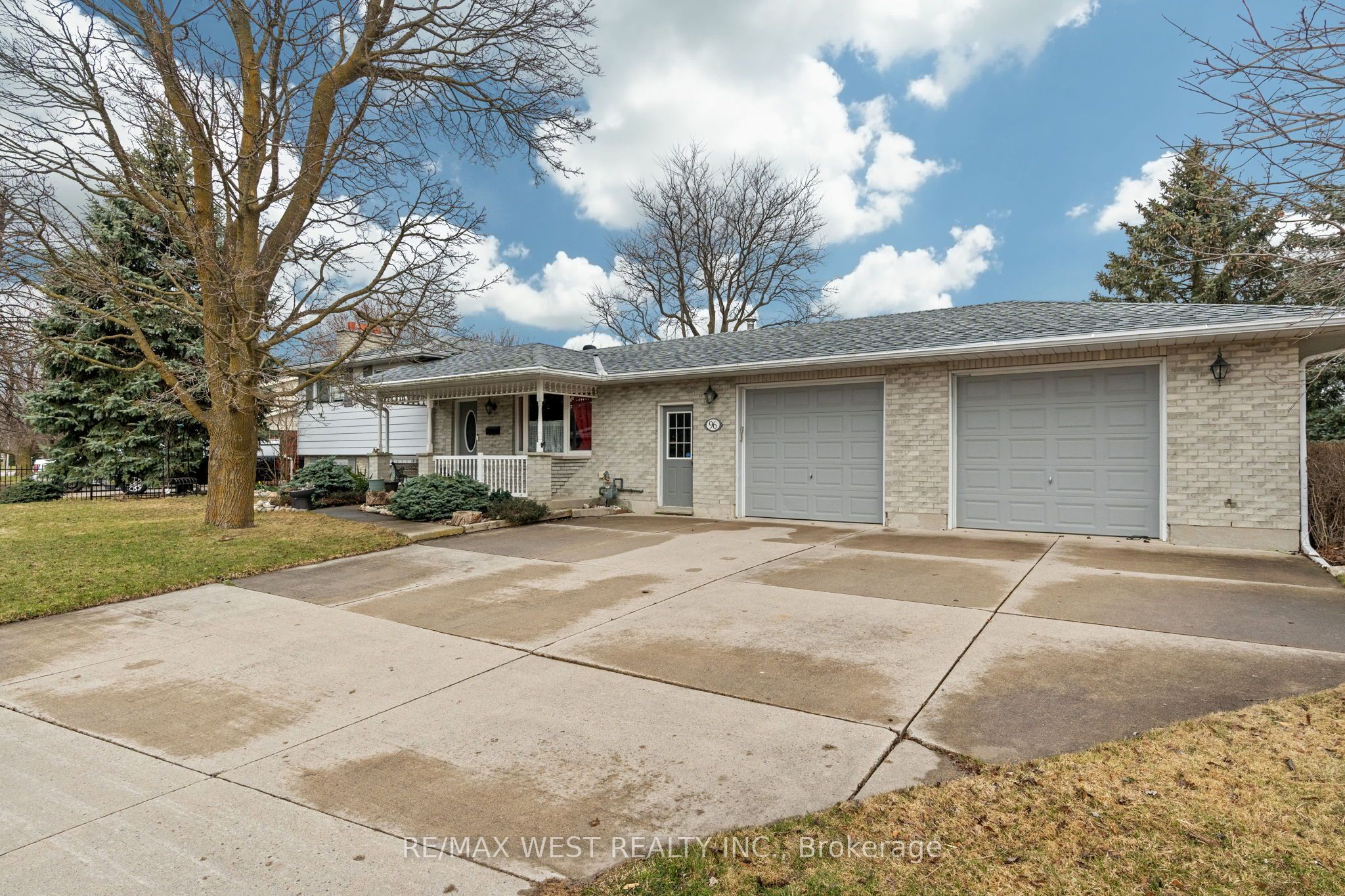 96 Langford Drive, Lucan Biddulph, ON N0M 2J0 photo 2
