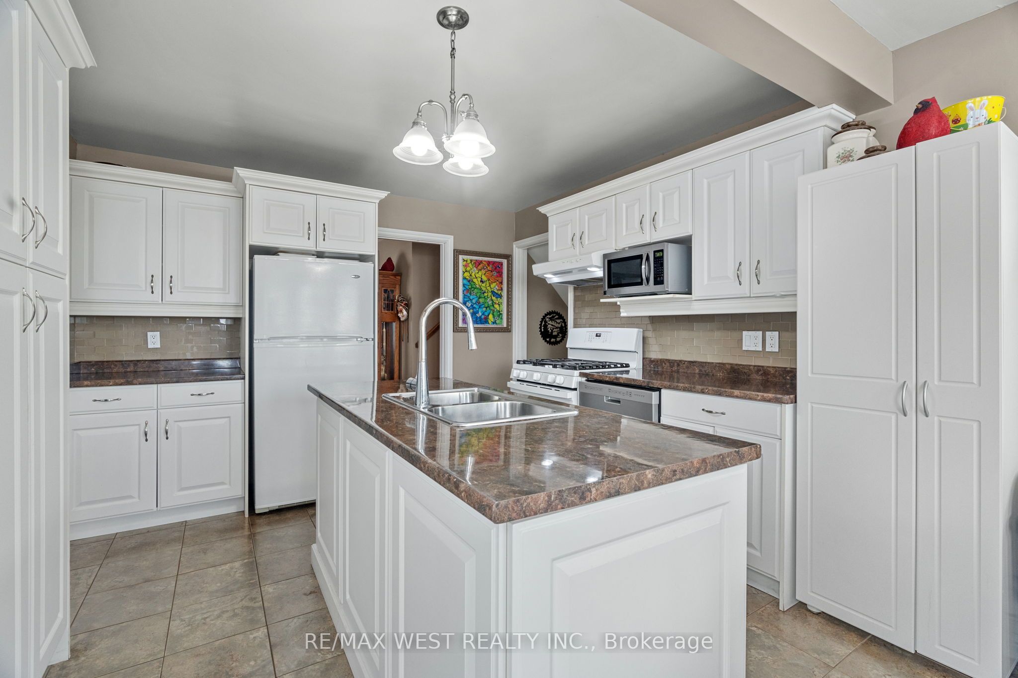 96 Langford Drive, Lucan Biddulph, ON N0M 2J0 photo 4