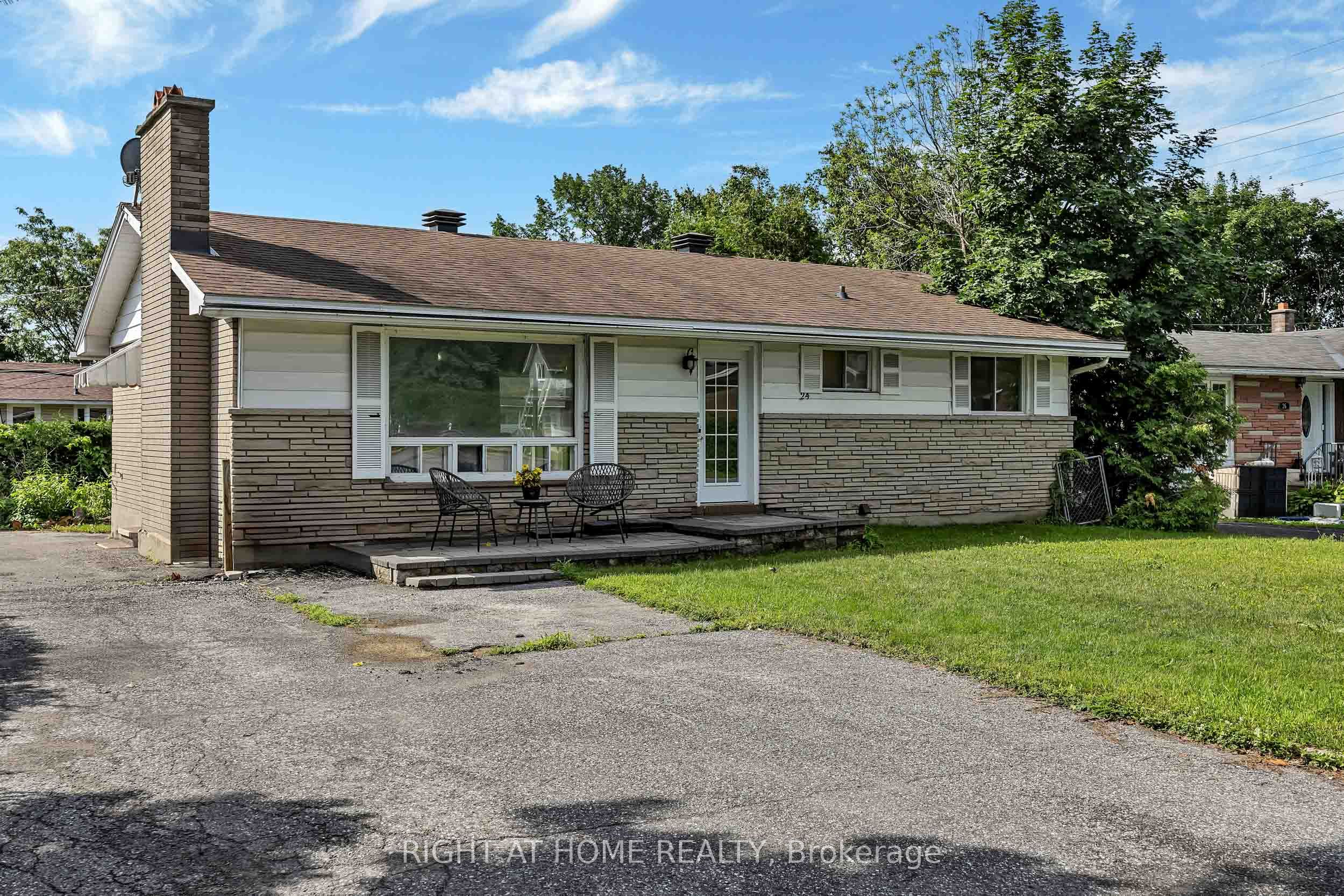 24 Largo Crescent S, Meadowlands - Crestview and Area, ON K2G 3C7 photo 2