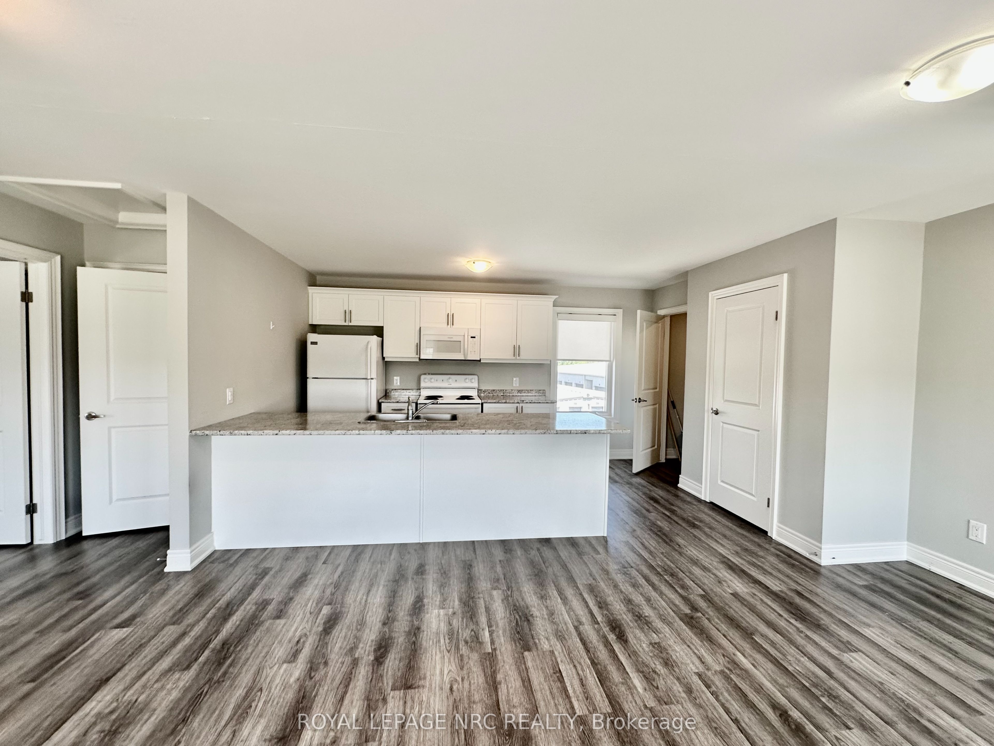 1 Abbot Street UPPER, St. Catharines, ON L2P 2G2 photo 4