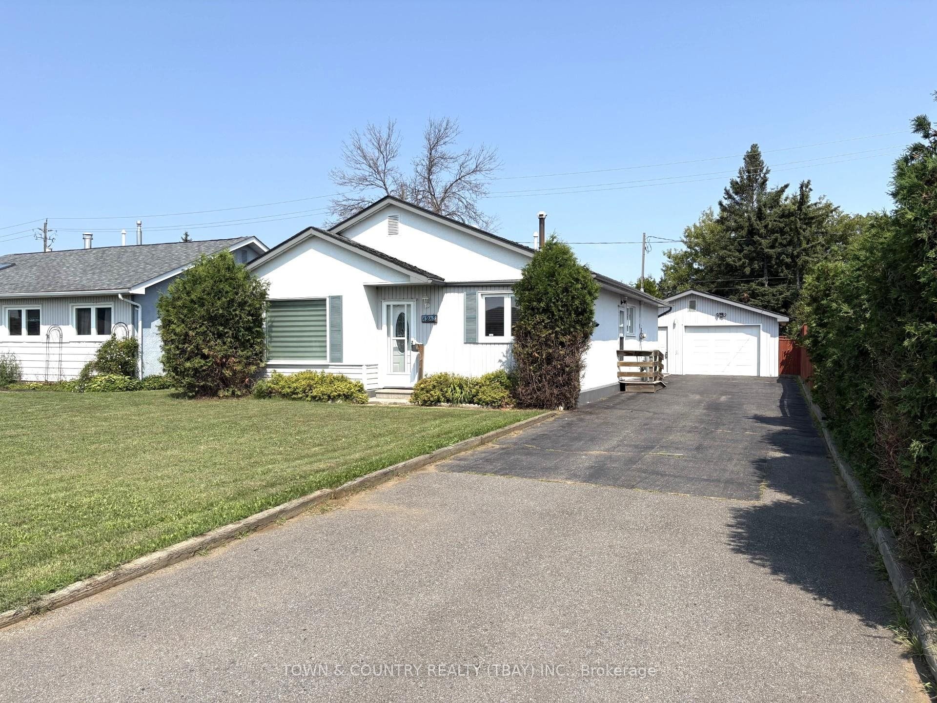 1213 Mary Street W, Thunder Bay, ON P7E 4M8