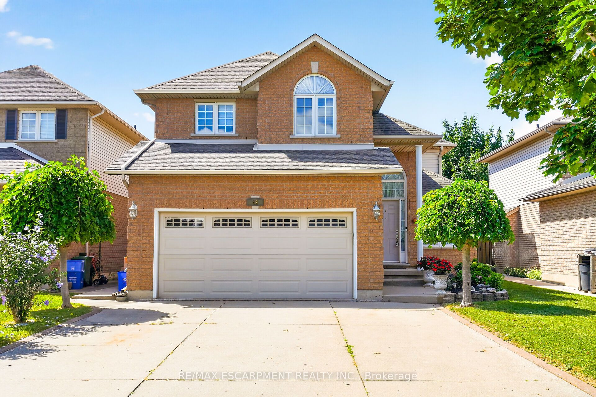 42 Hillgarden Drive, Hamilton, ON L8J 3R3