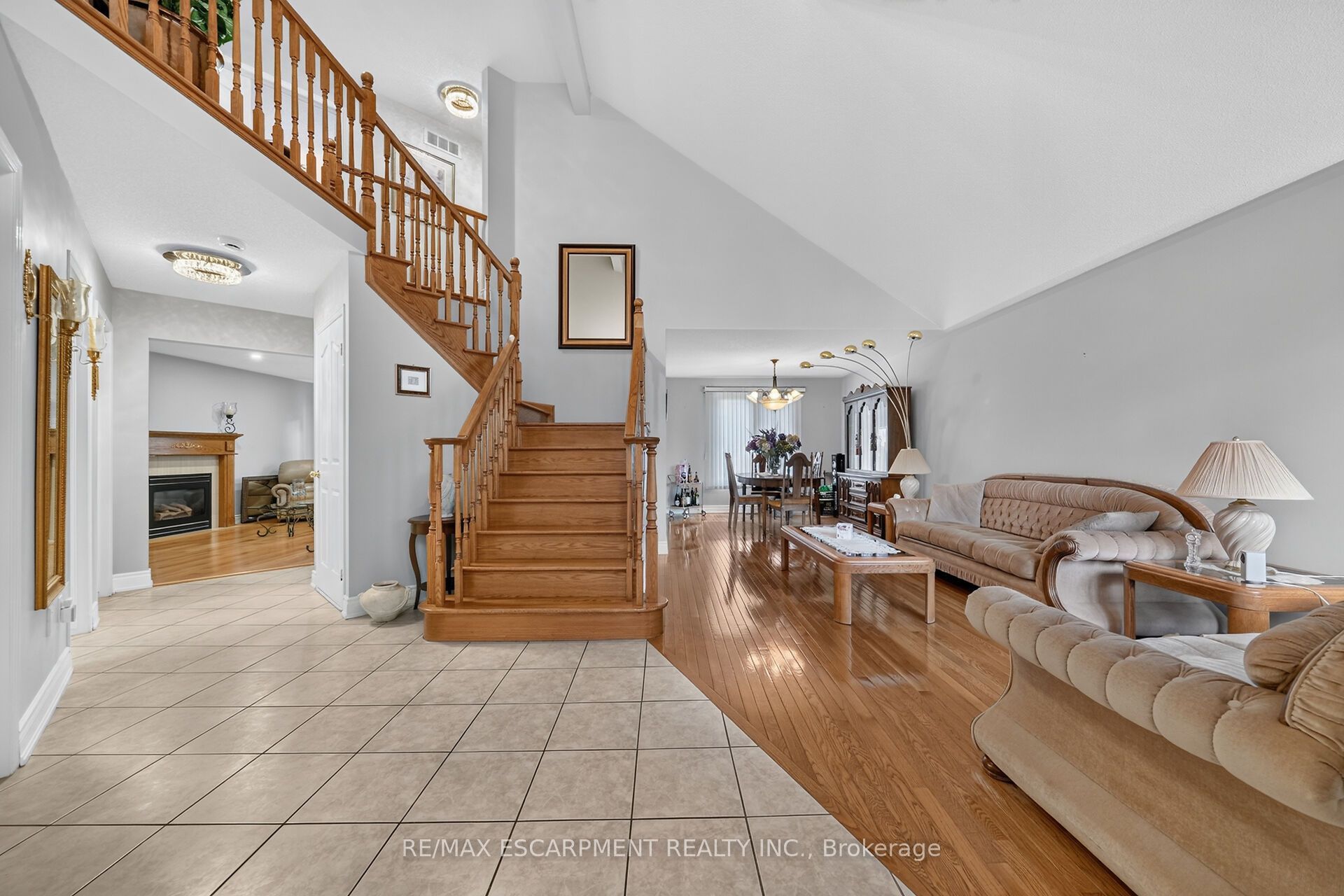 42 Hillgarden Drive, Hamilton, ON L8J 3R3 photo 3