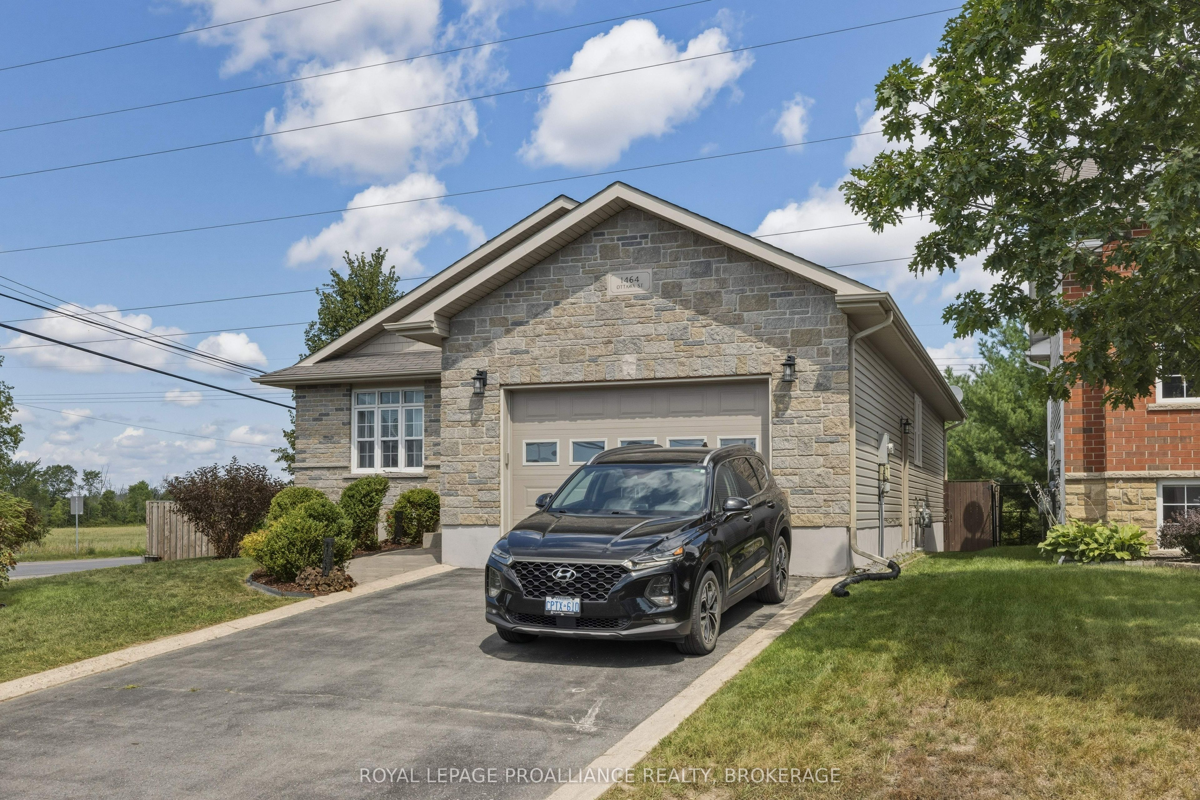 1464 Ottawa Street, Kingston, ON K7P 0C2 photo 2