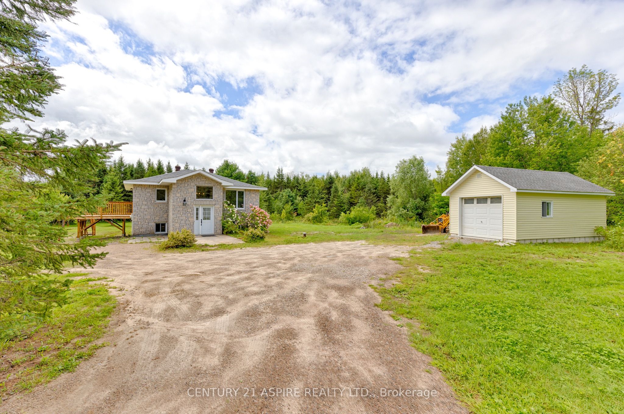 1549 Zion Line, Whitewater Region, ON K0J 1C0