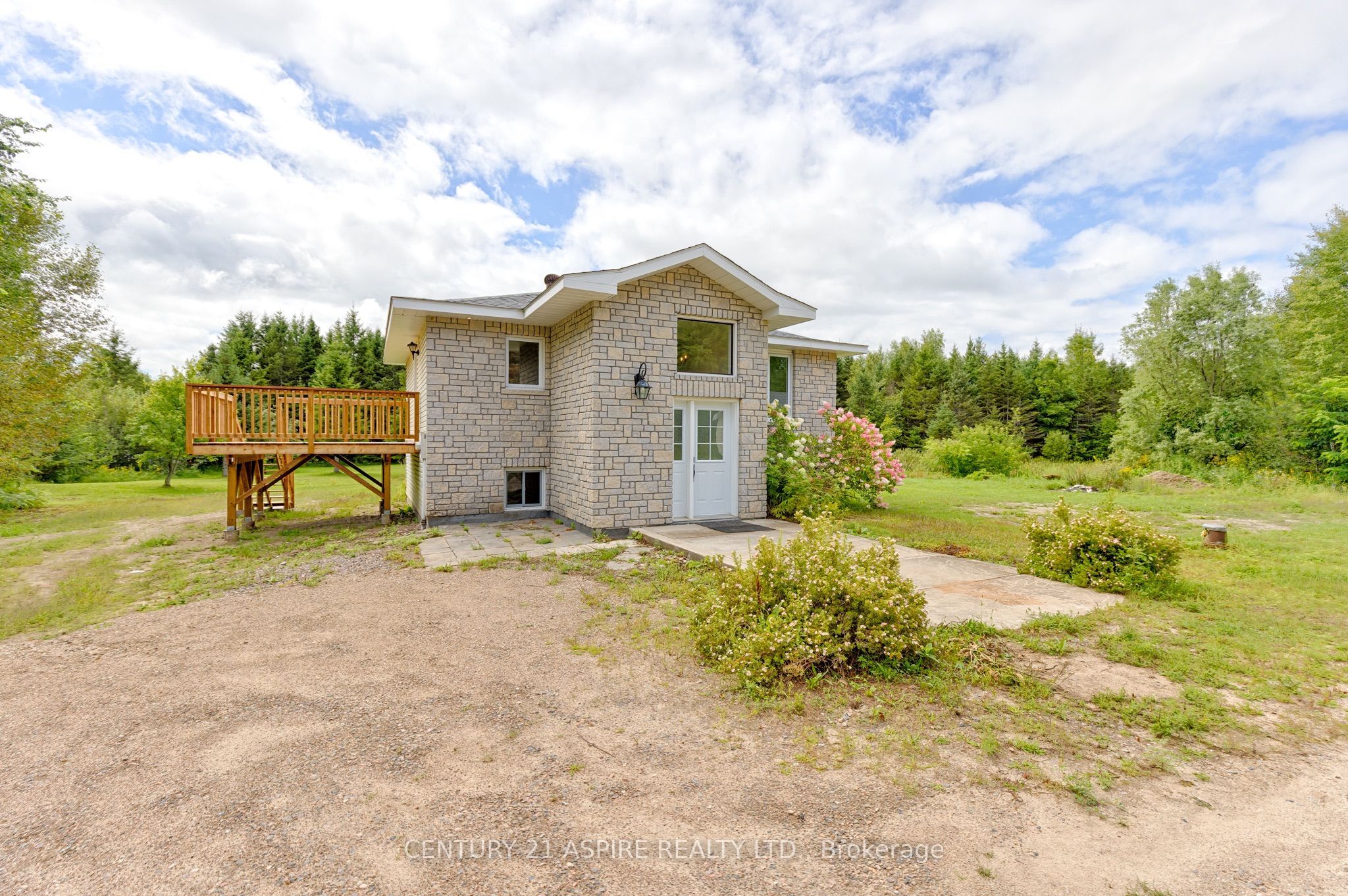 1549 Zion Line, Whitewater Region, ON K0J 1C0 photo 4