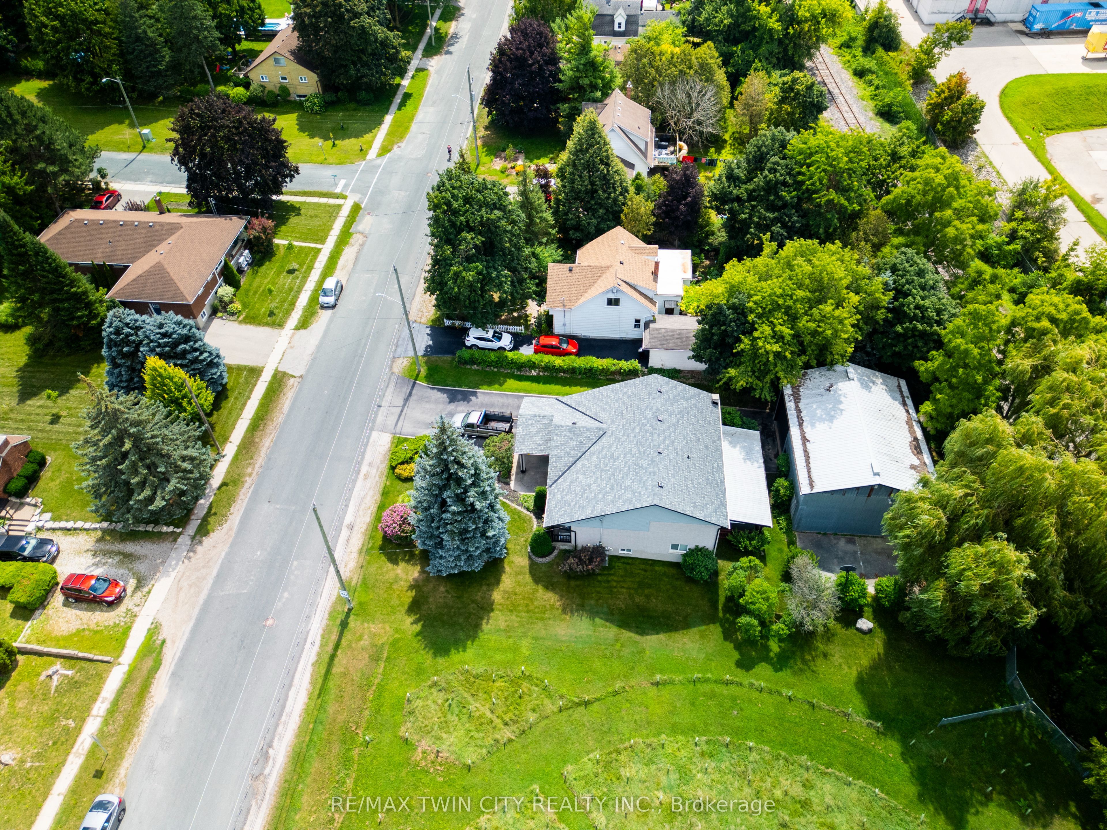 108 Queensway Drive, Woolwich, ON N3B 2T5 photo 3