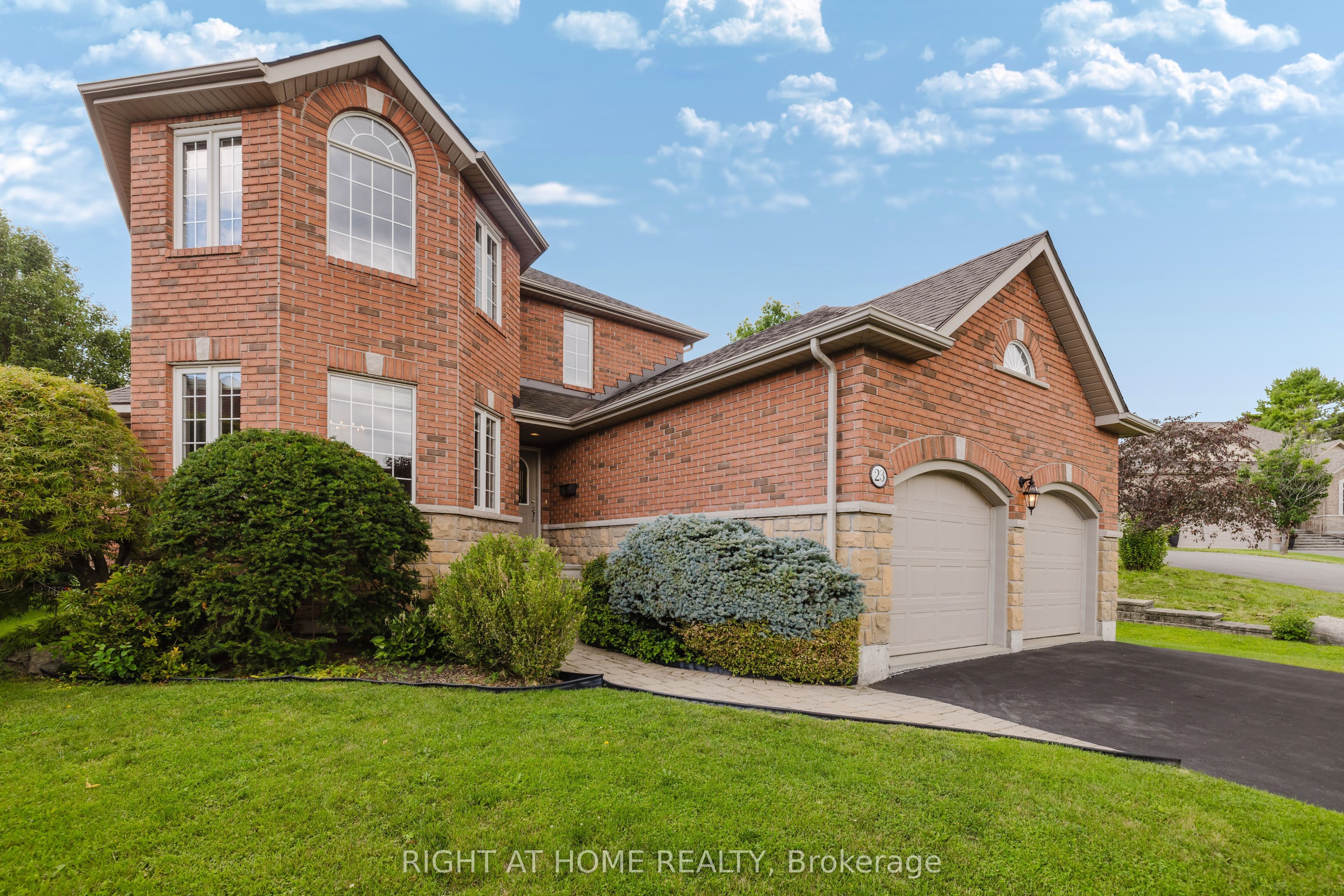 23 Magnolia Court, Belleville, ON K8P 5M7 photo 2