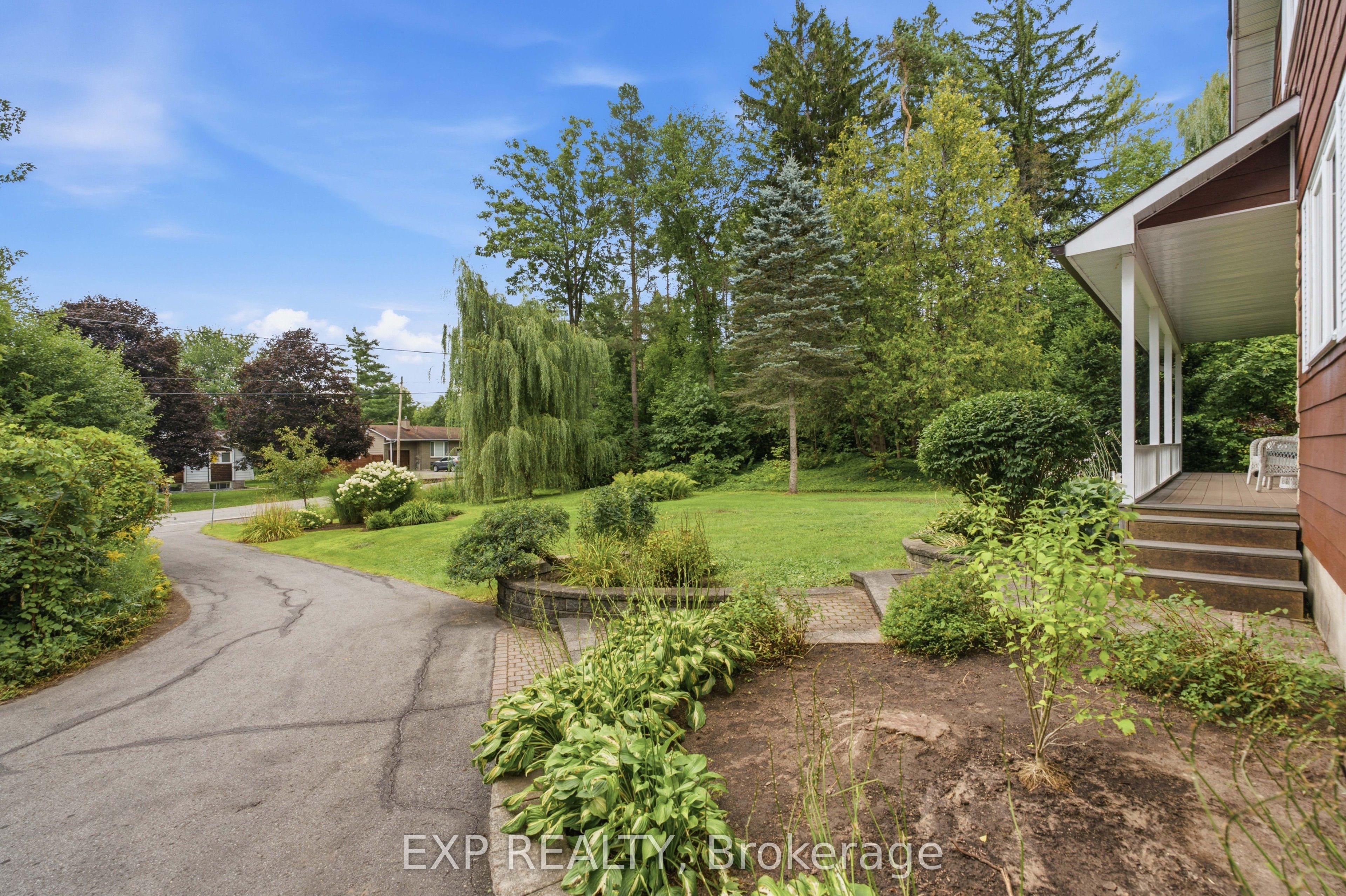 960 Quigley Hill Road, Orleans - Cumberland and Area, ON K4C 1H1 photo 2