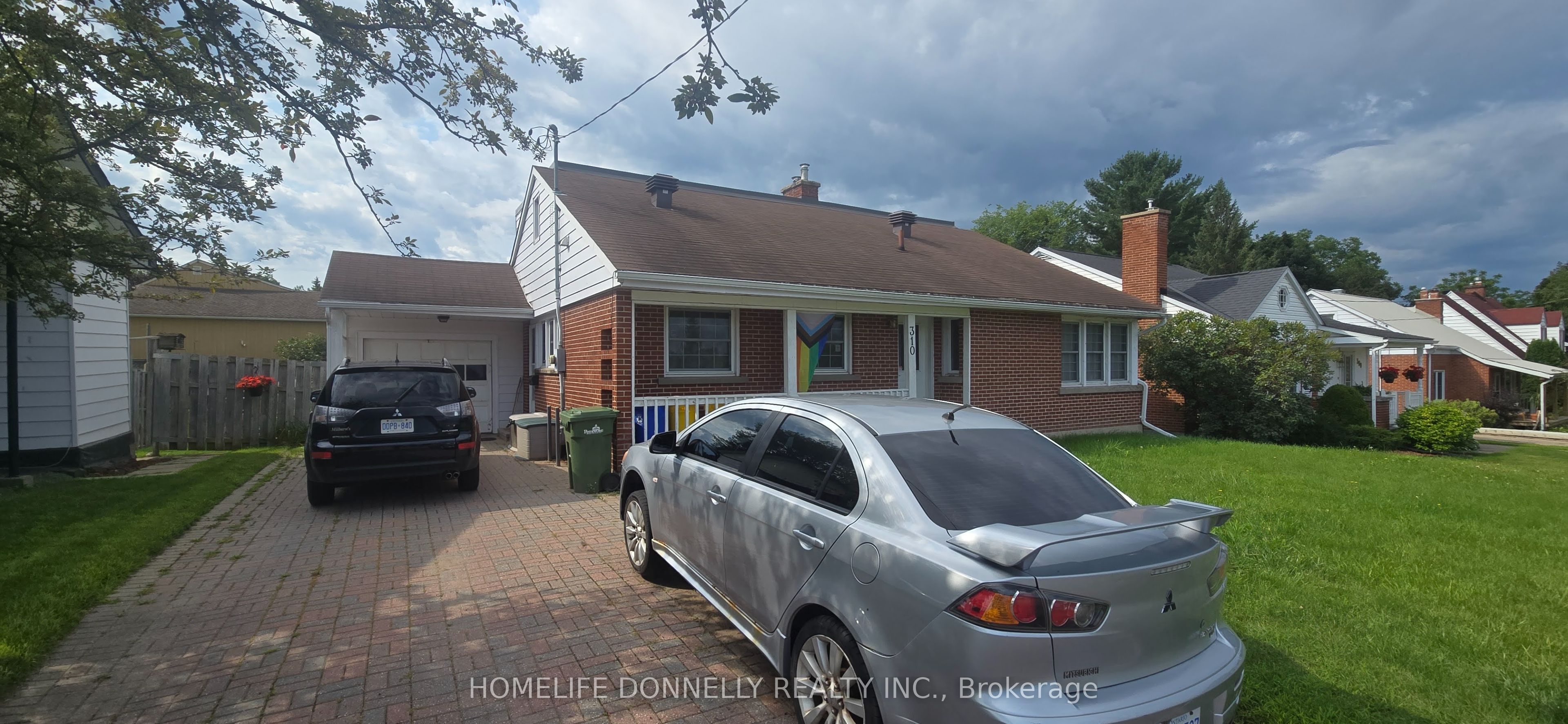 310 Dickson Street, Pembroke, ON K8A 2X5 photo 2