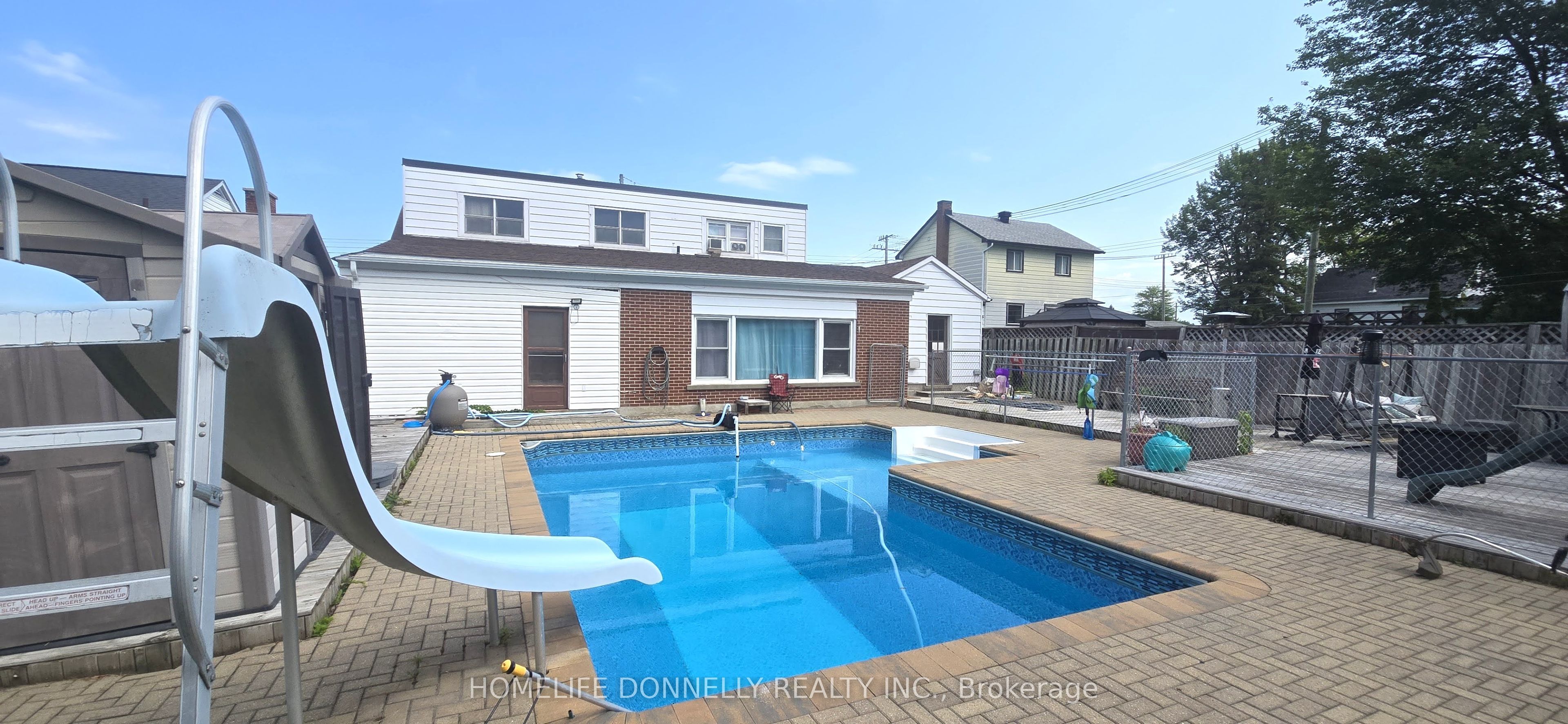 310 Dickson Street, Pembroke, ON K8A 2X5 photo 4